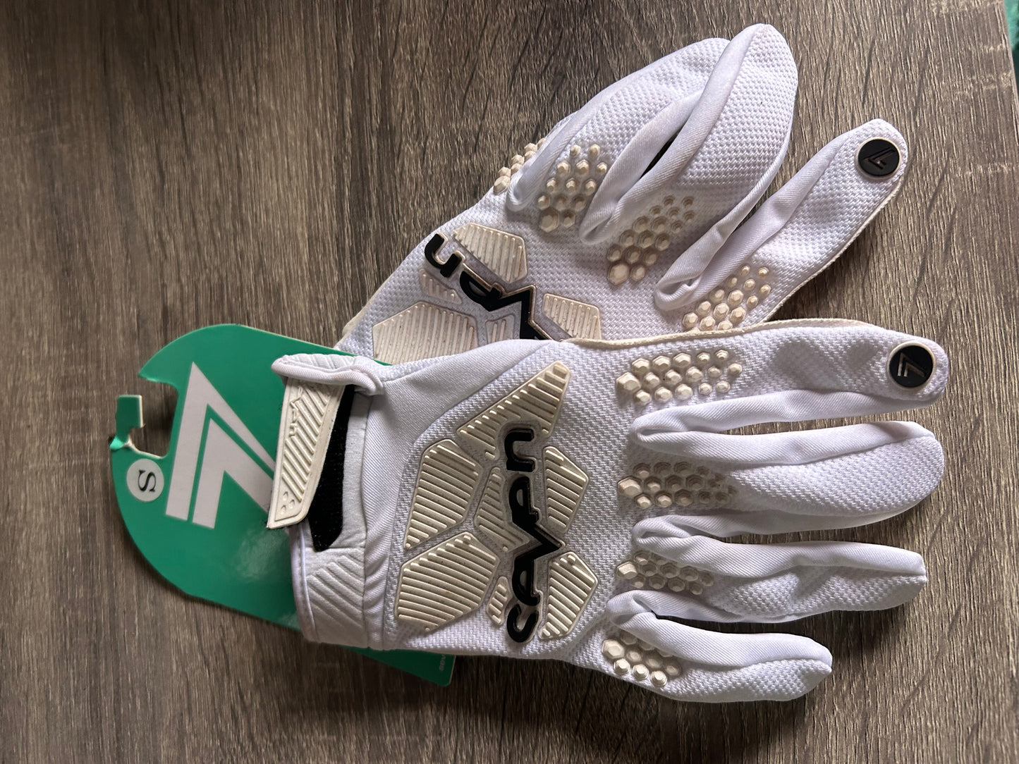 new seven gloves small