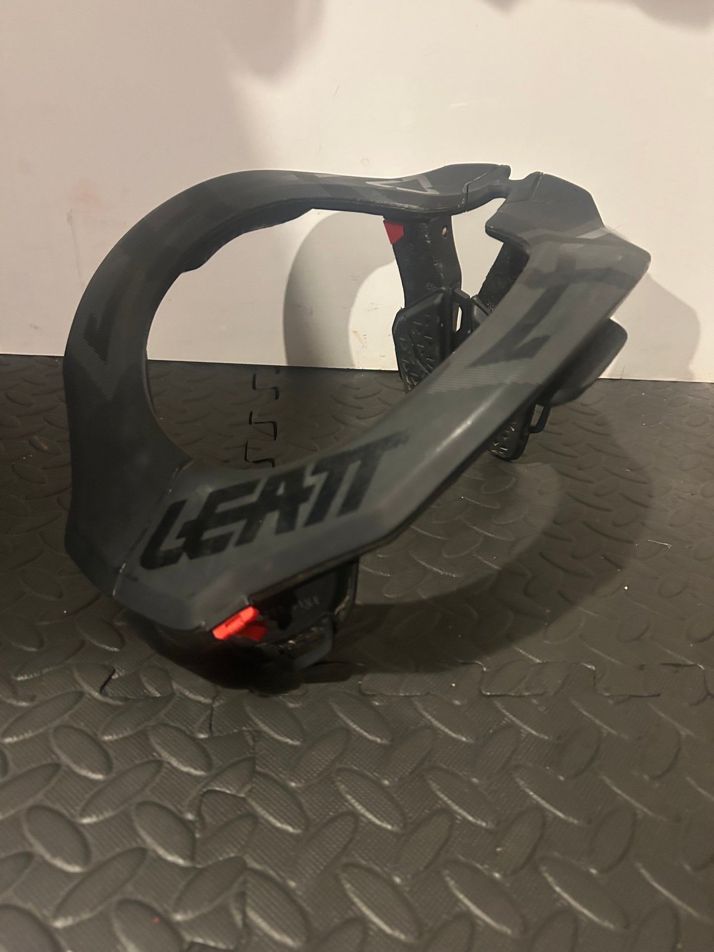Leatt neck brace