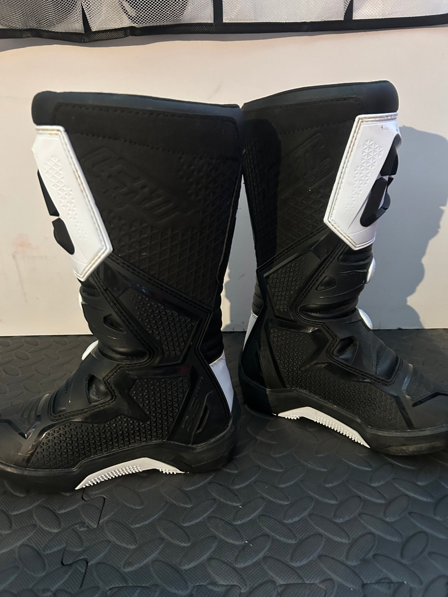 Leatt 3.5 boots UKJ13