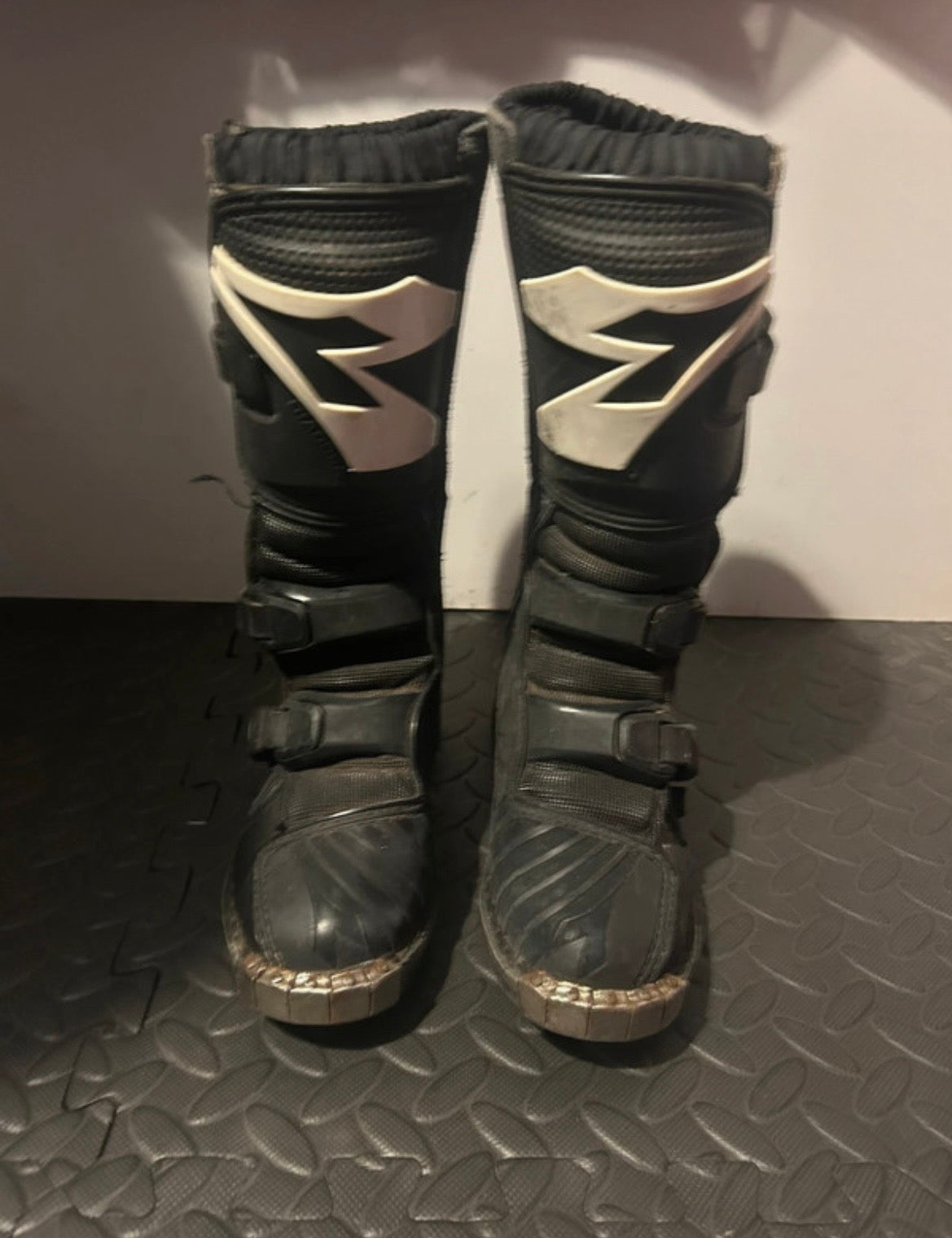 Diadora boots