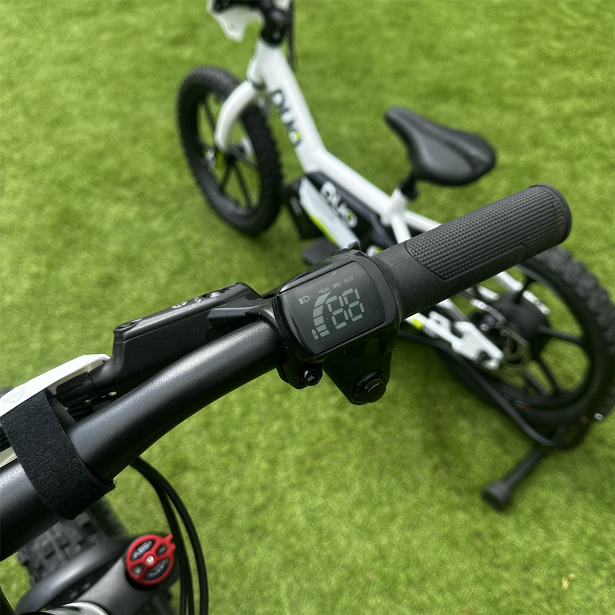 DUO 20" Podium - Electric Balance Bike | 7+ years old