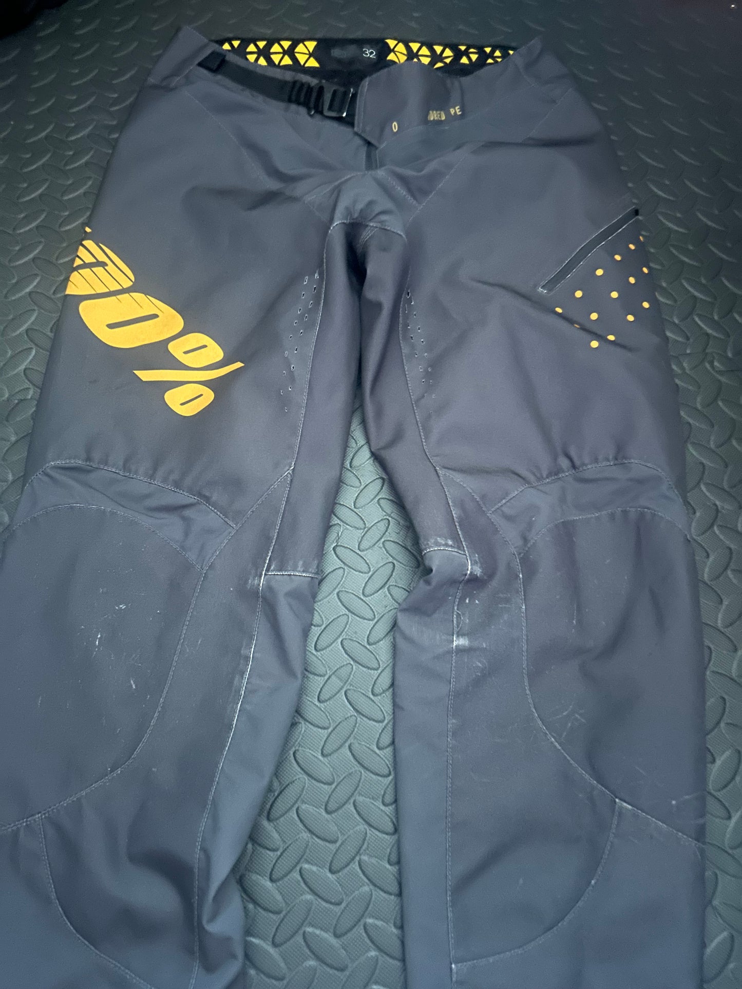 100% pants 32”