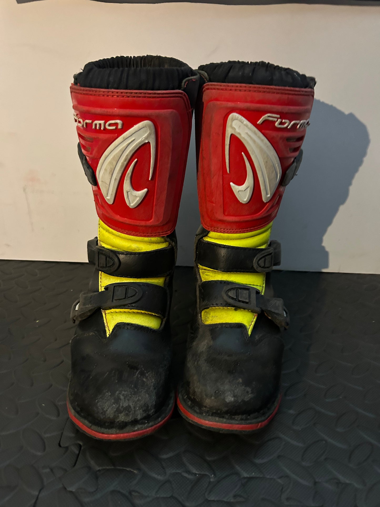 Forma trials boots UK4