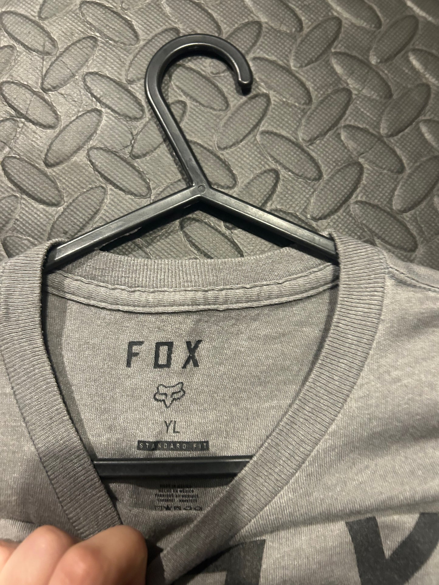 Fox T-shirt YL