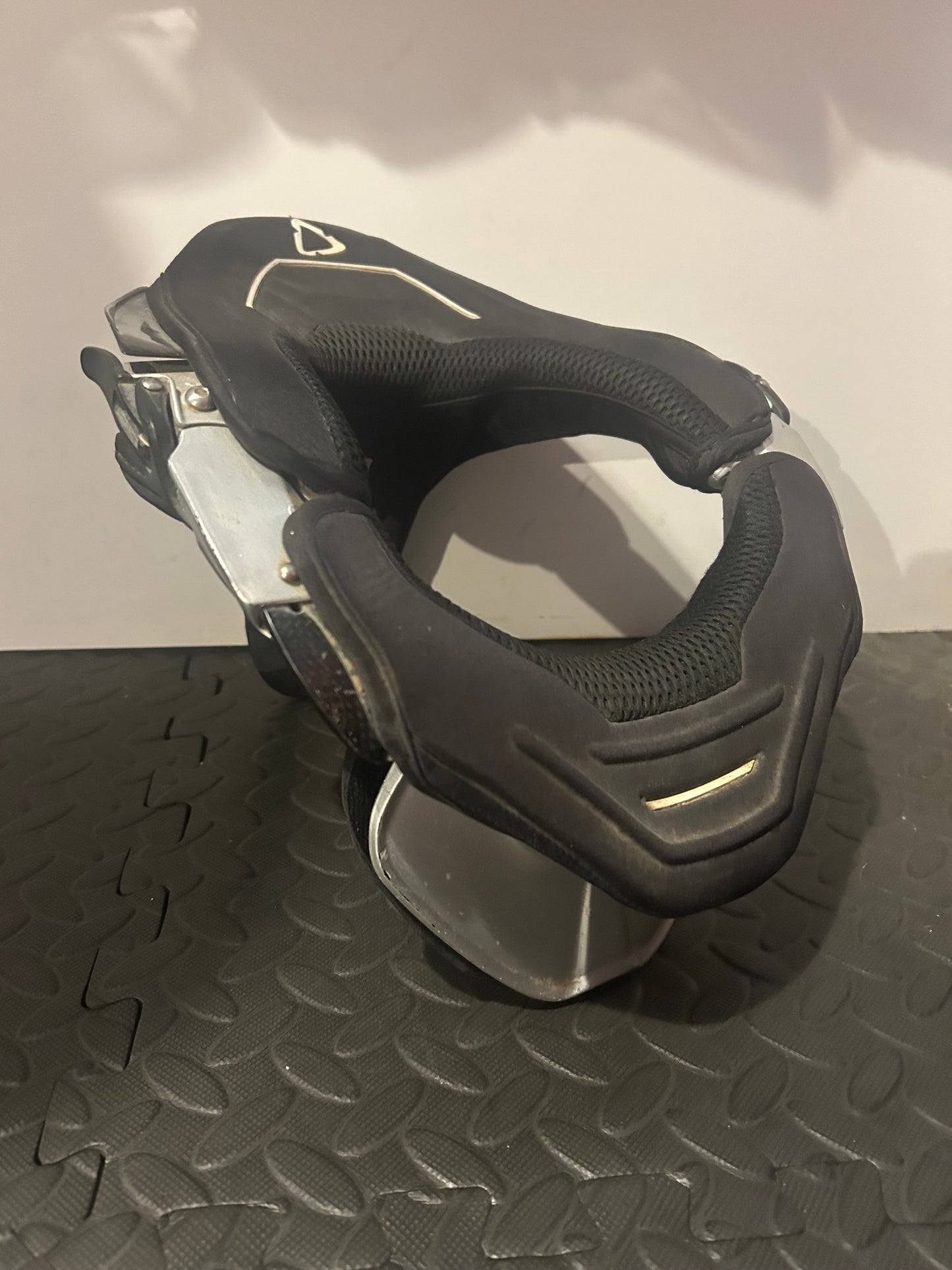 Leatt motogpx neck brace
