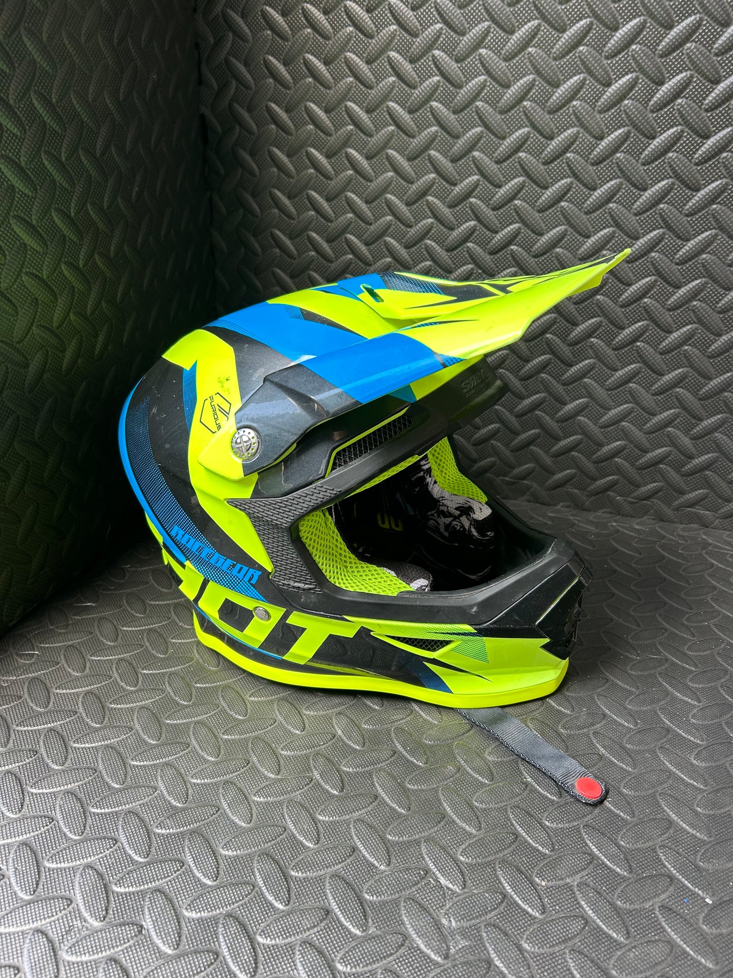 Shot helmet 48-50cm