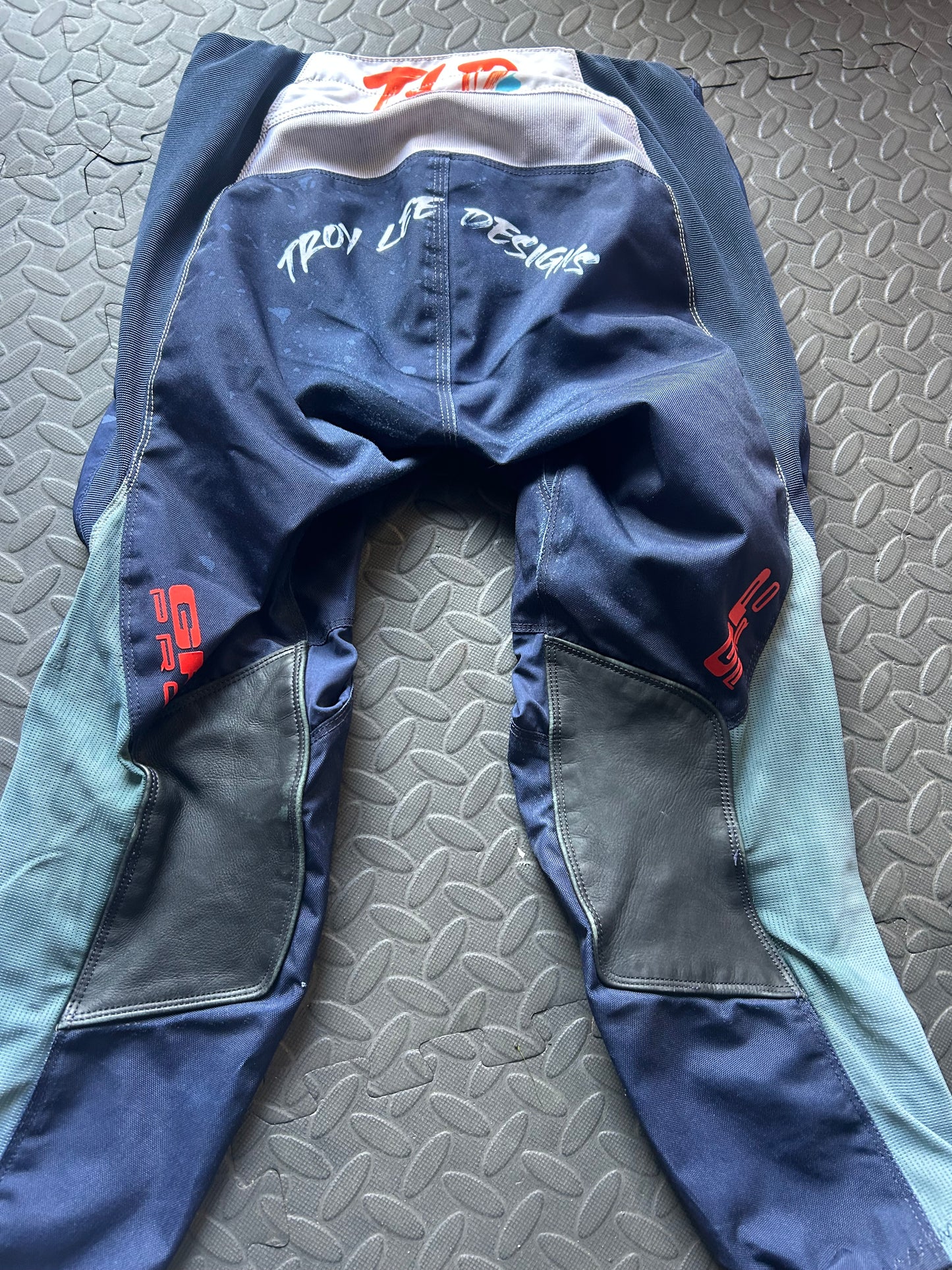 Troy Lee designs pants y28”