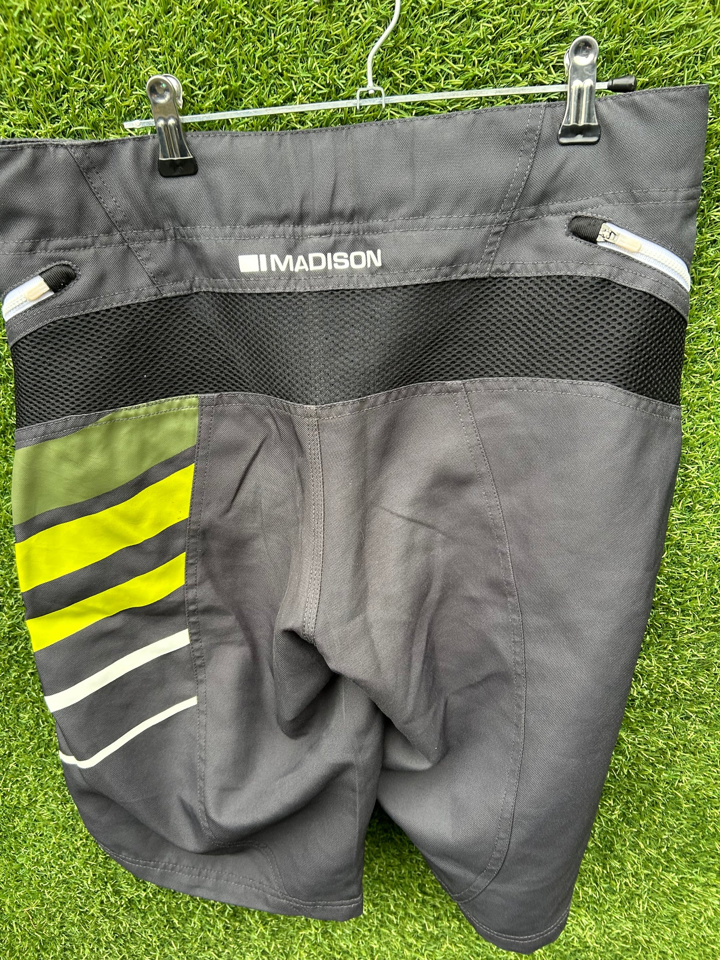 madison shorts 28"