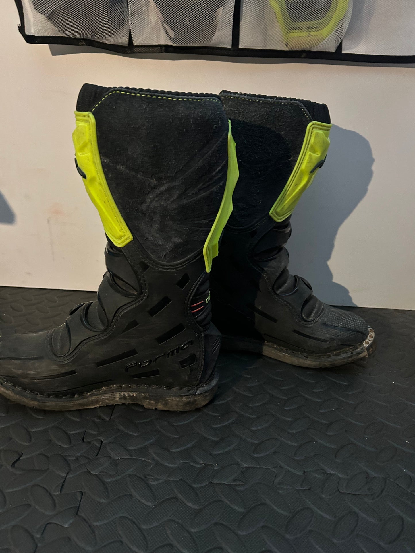 Forma boots UK3