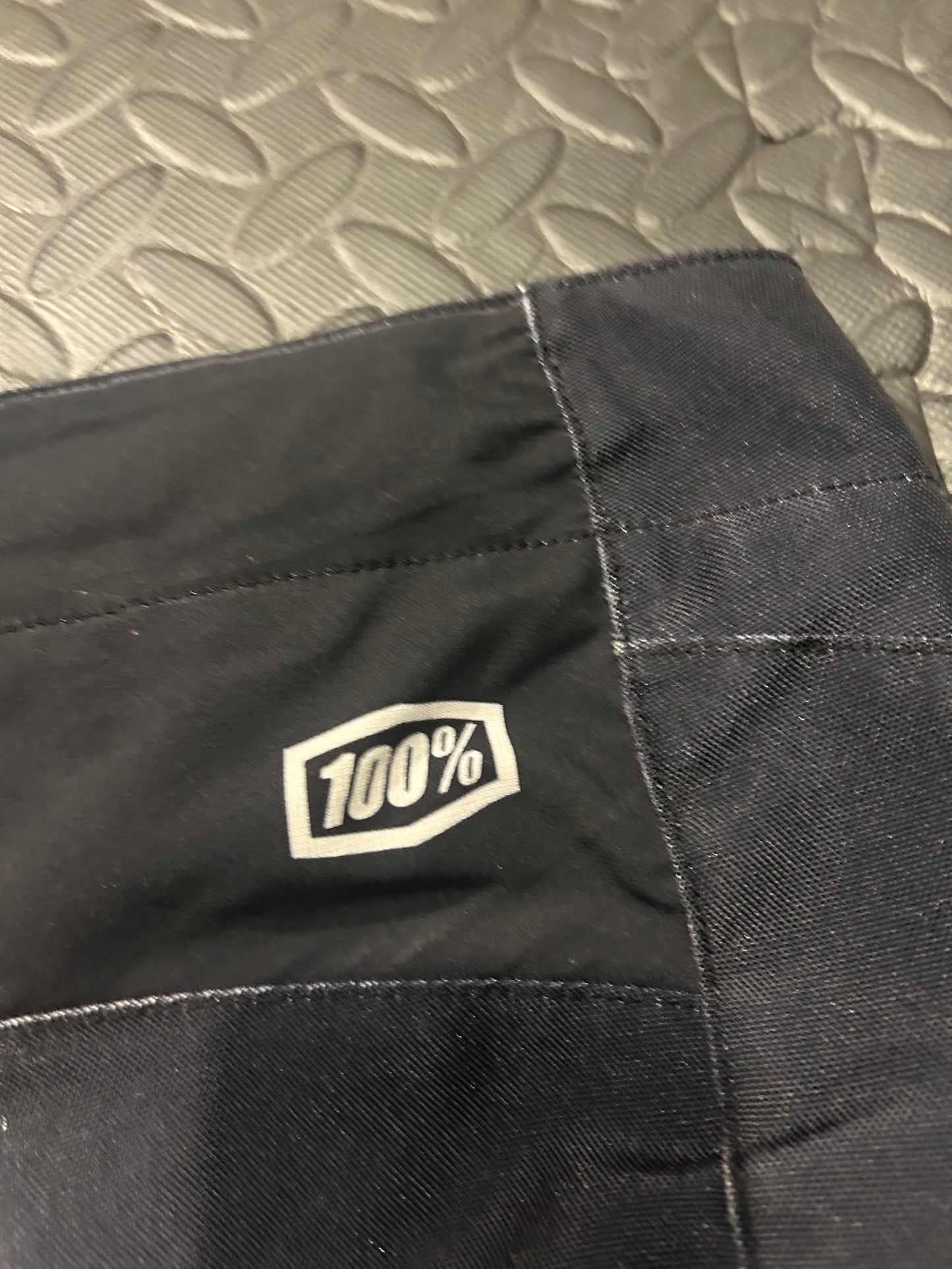 100% pants 26”