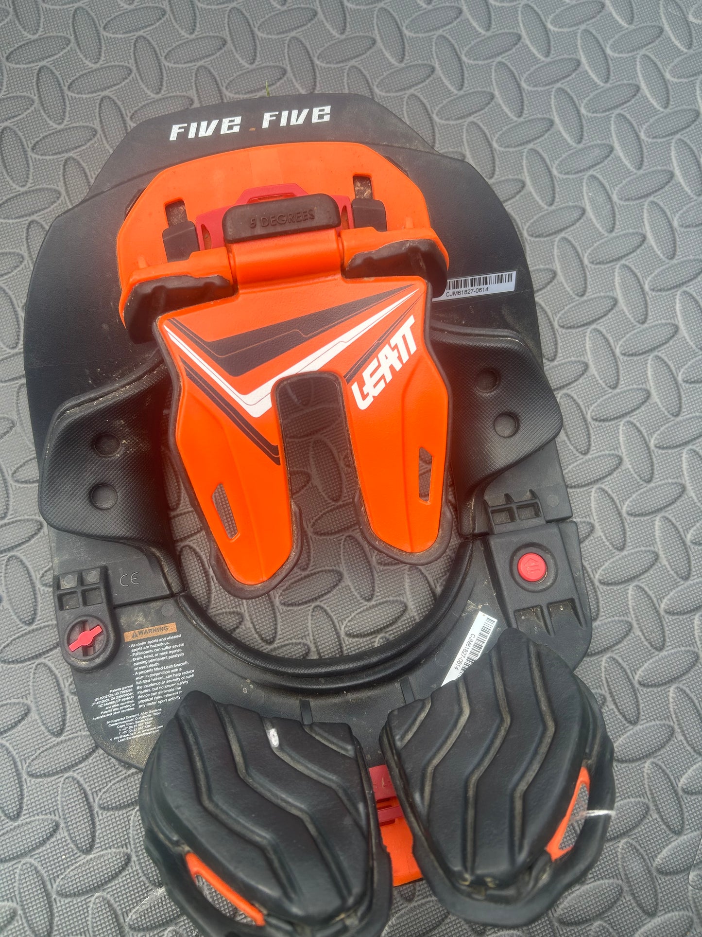 Leatt 5.5 neck brace youth