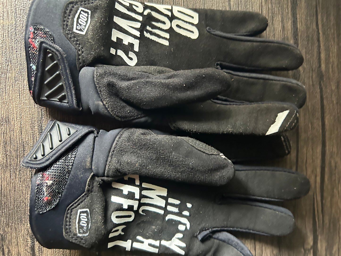 100% gloves ym