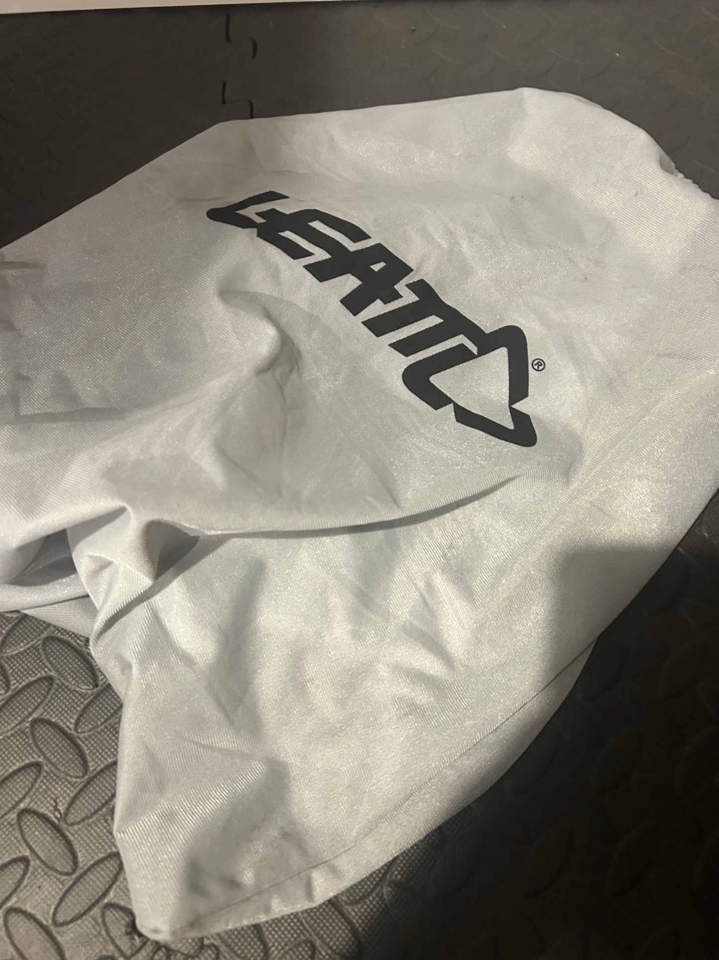 Leatt 7.5 helmet L