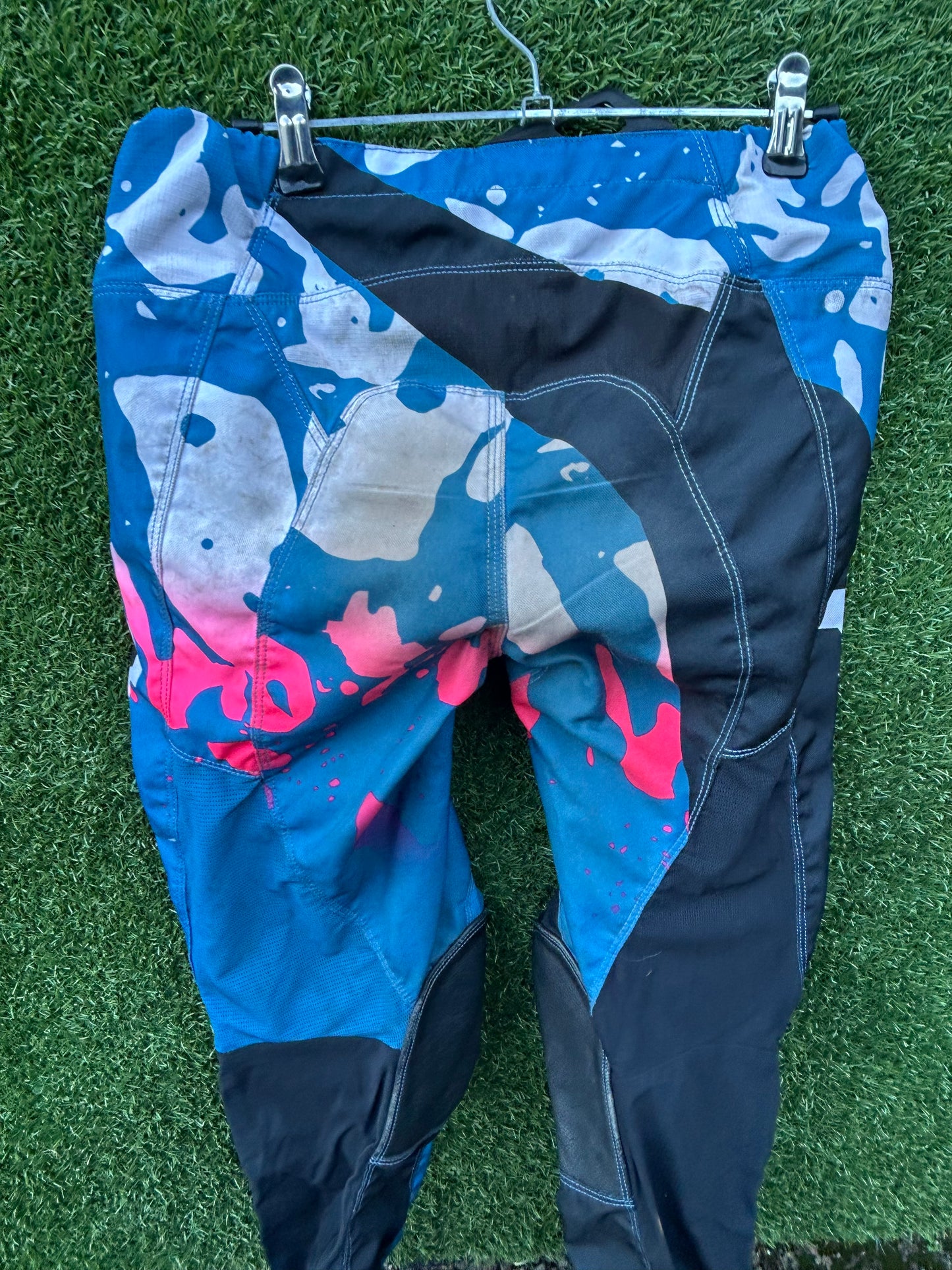 Fox pants 28”