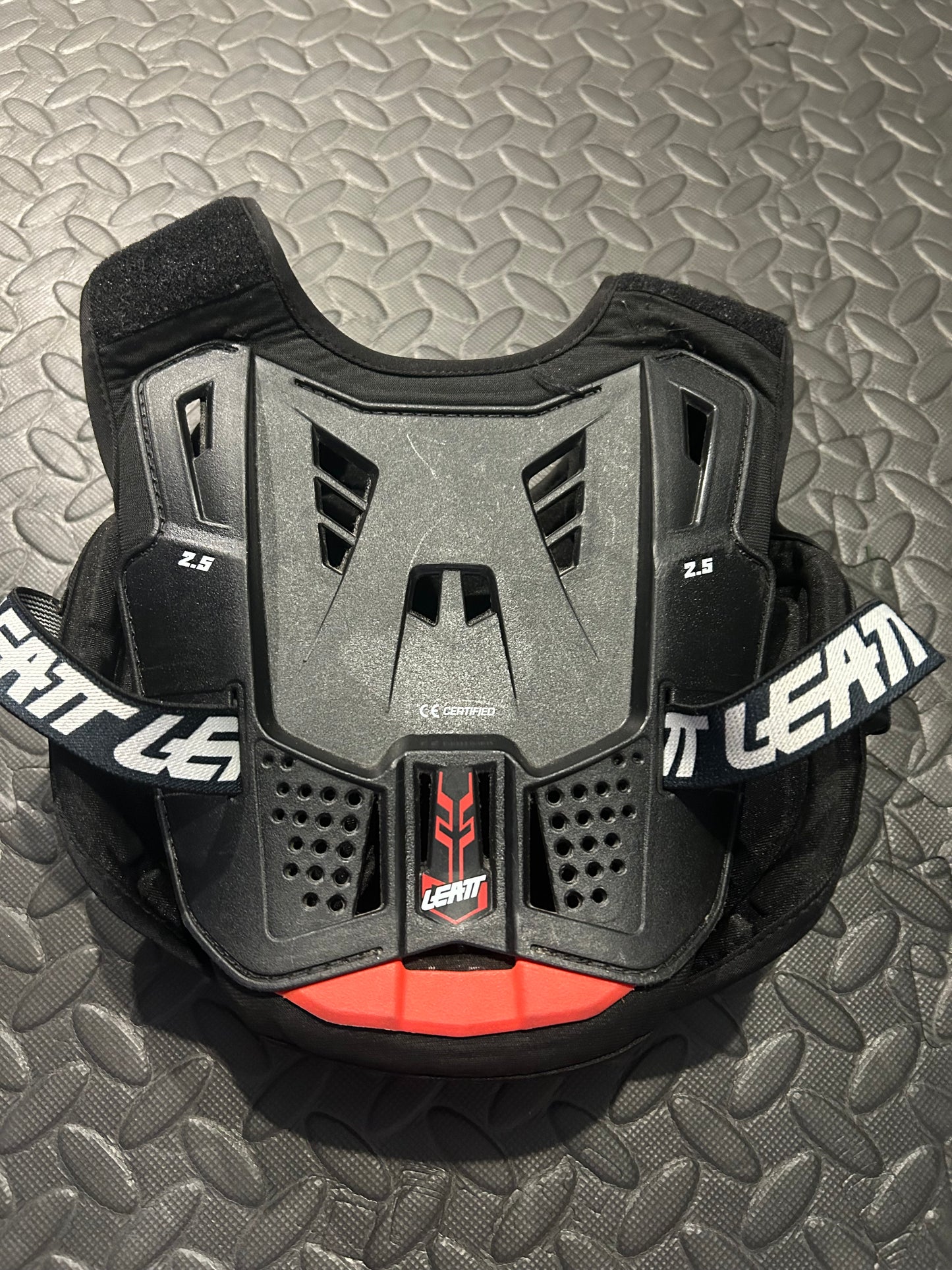 Leatt body armour YS