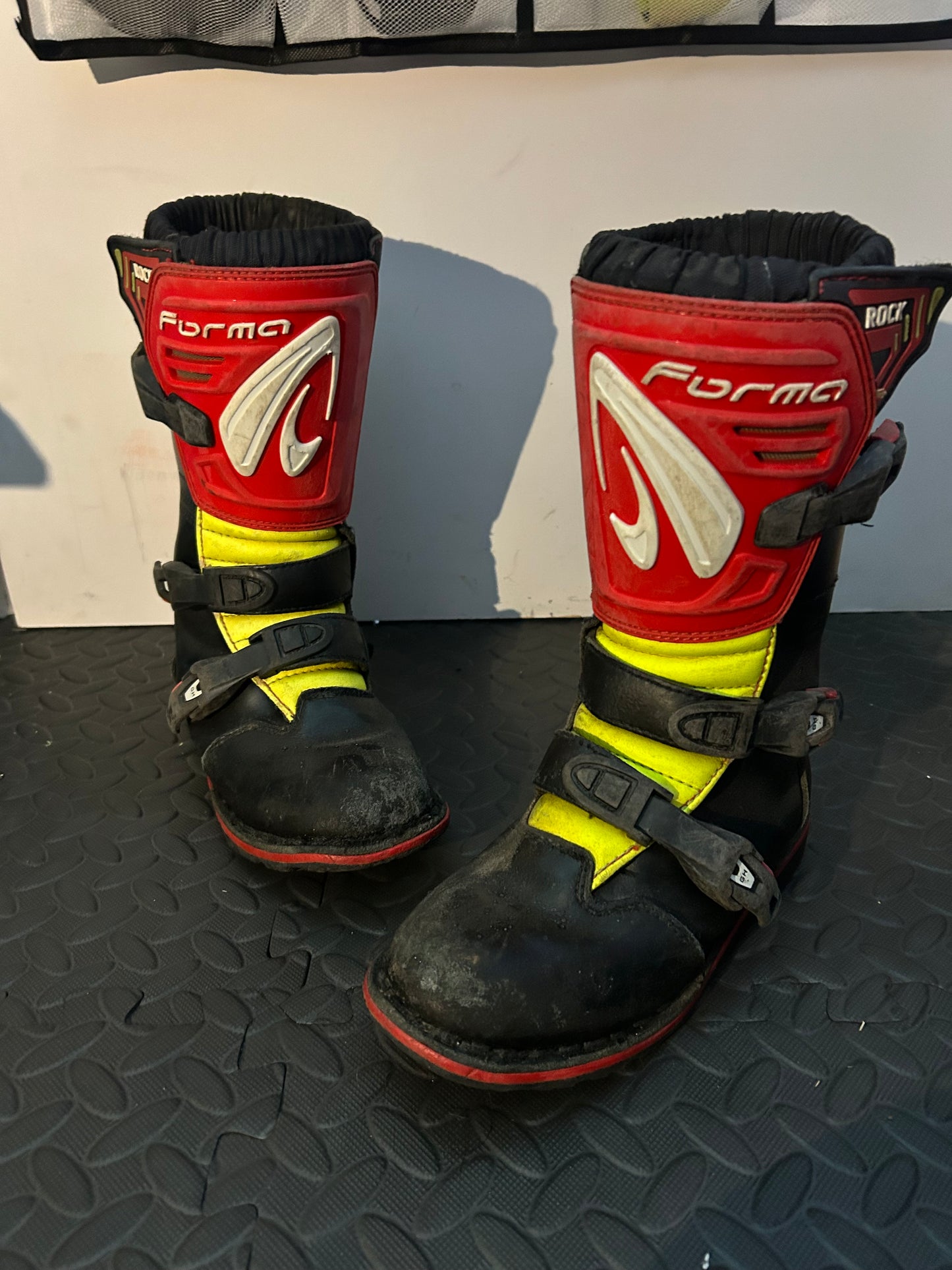 Forma trials boots UK4