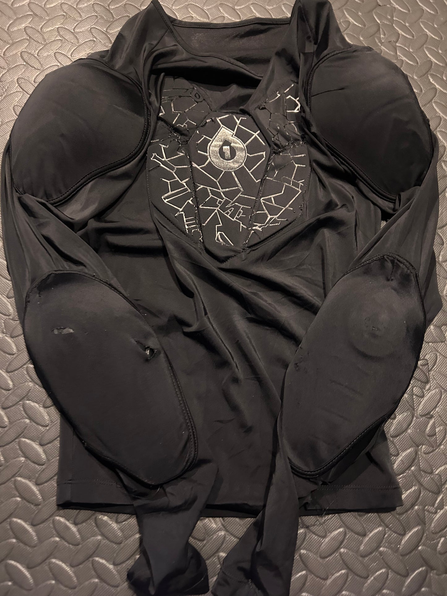 Sixsixone body protector