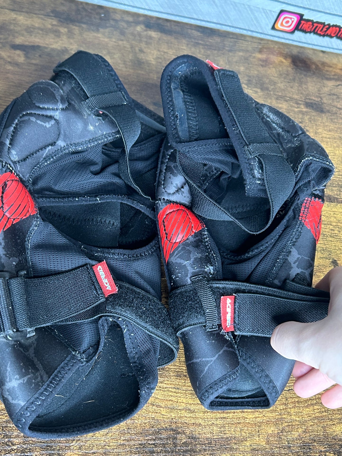 Acerbis youth knee pads