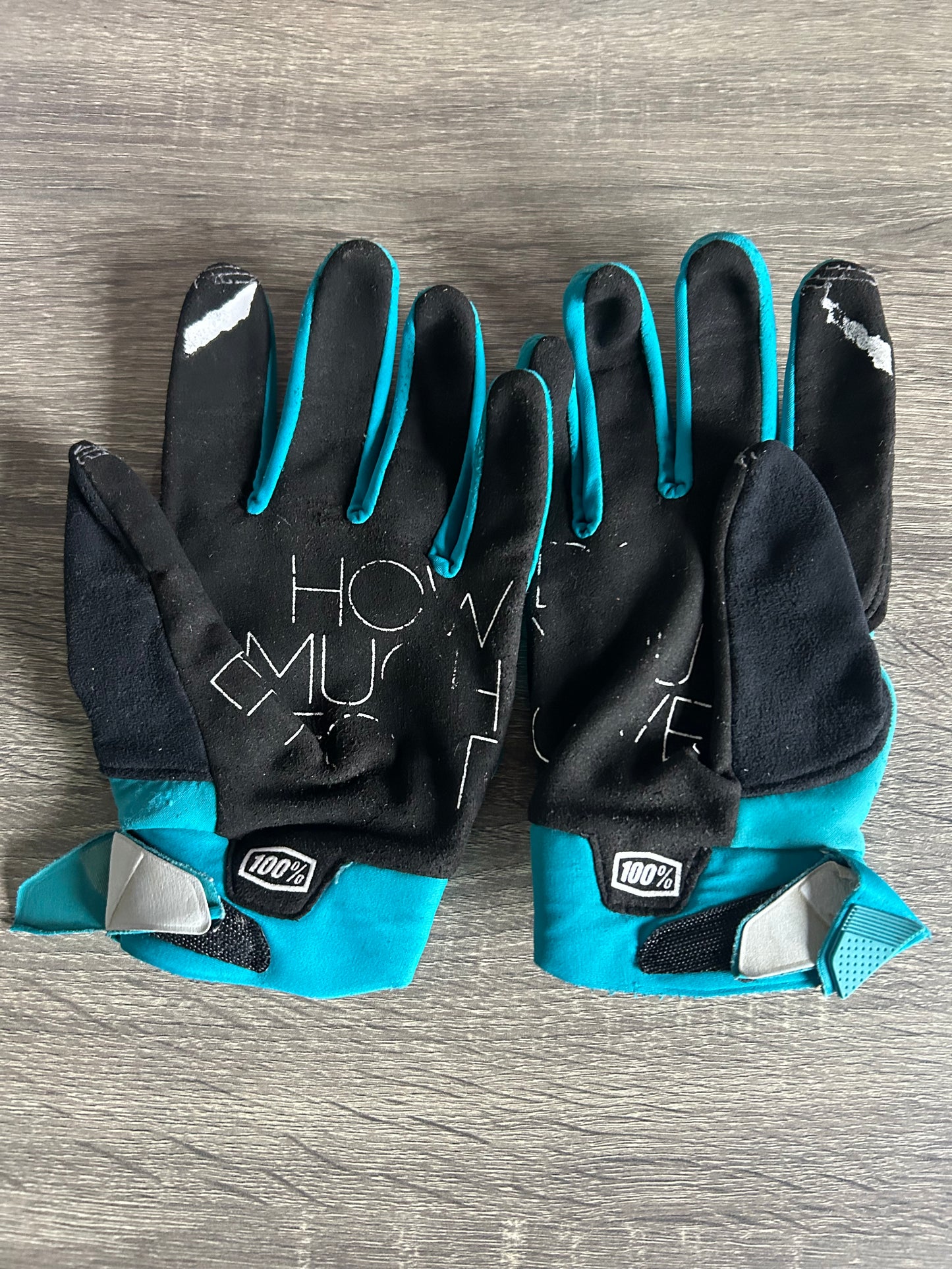 100% brisker gloves M
