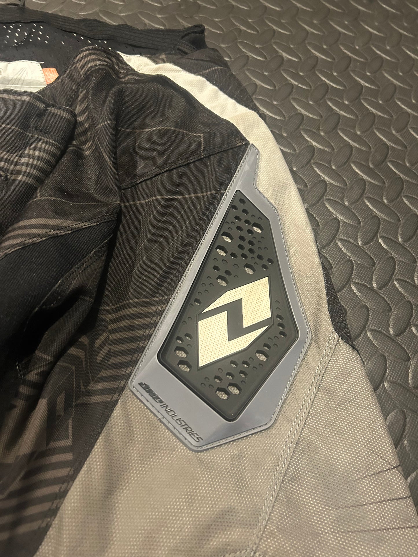 One industries pants 36”