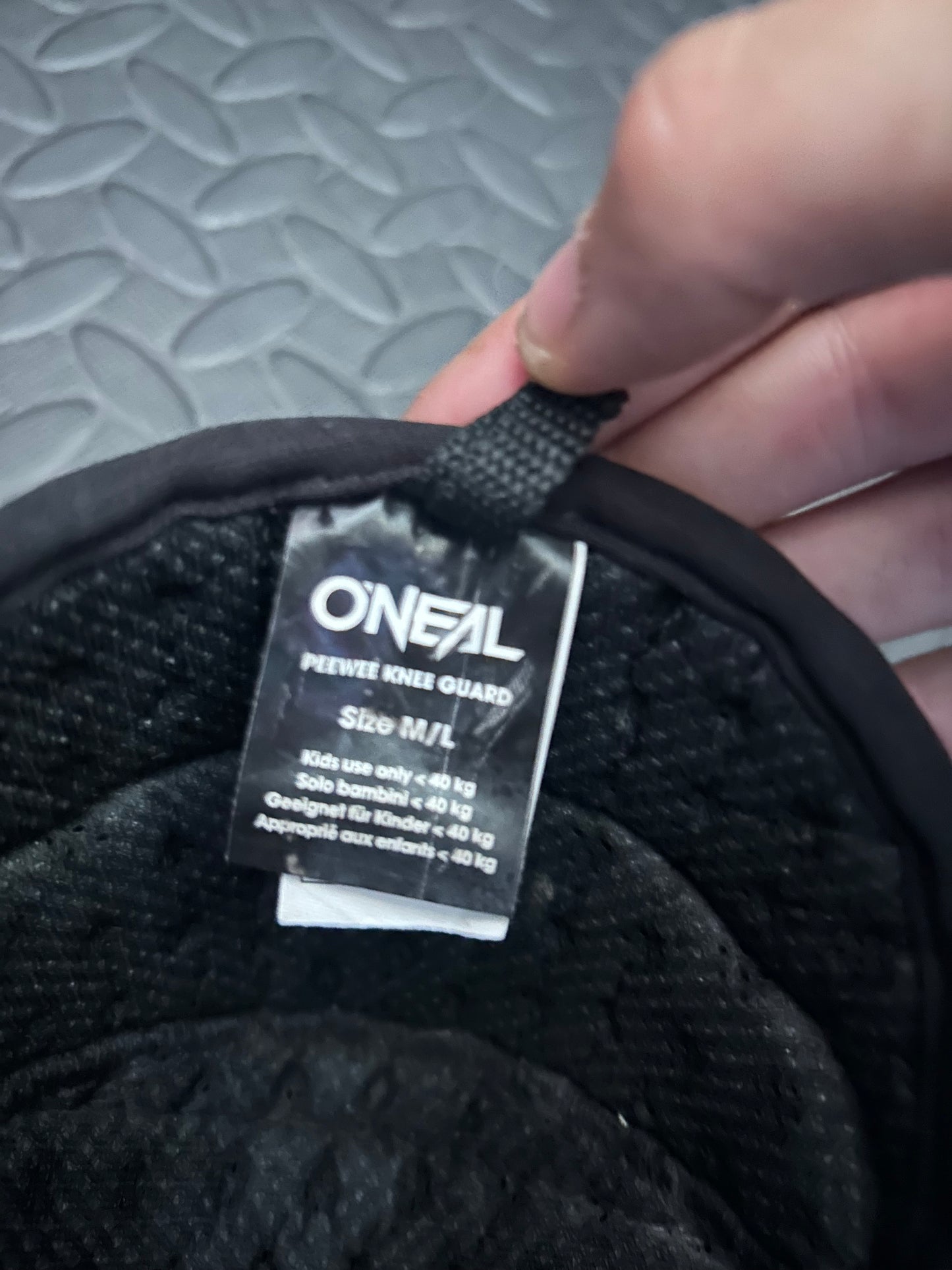 Oneal peewee knee guard YM/L