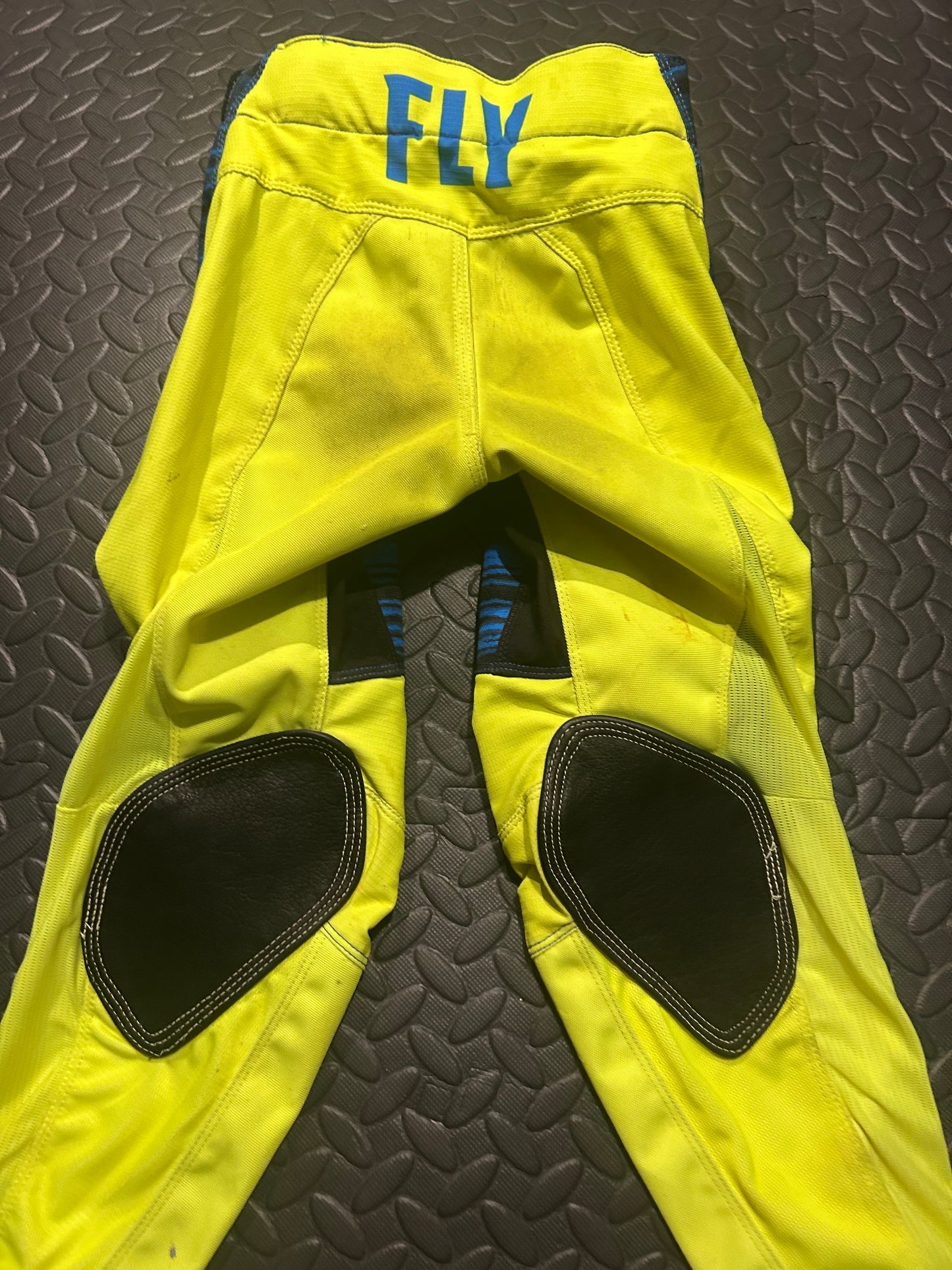 Fly pants 22”