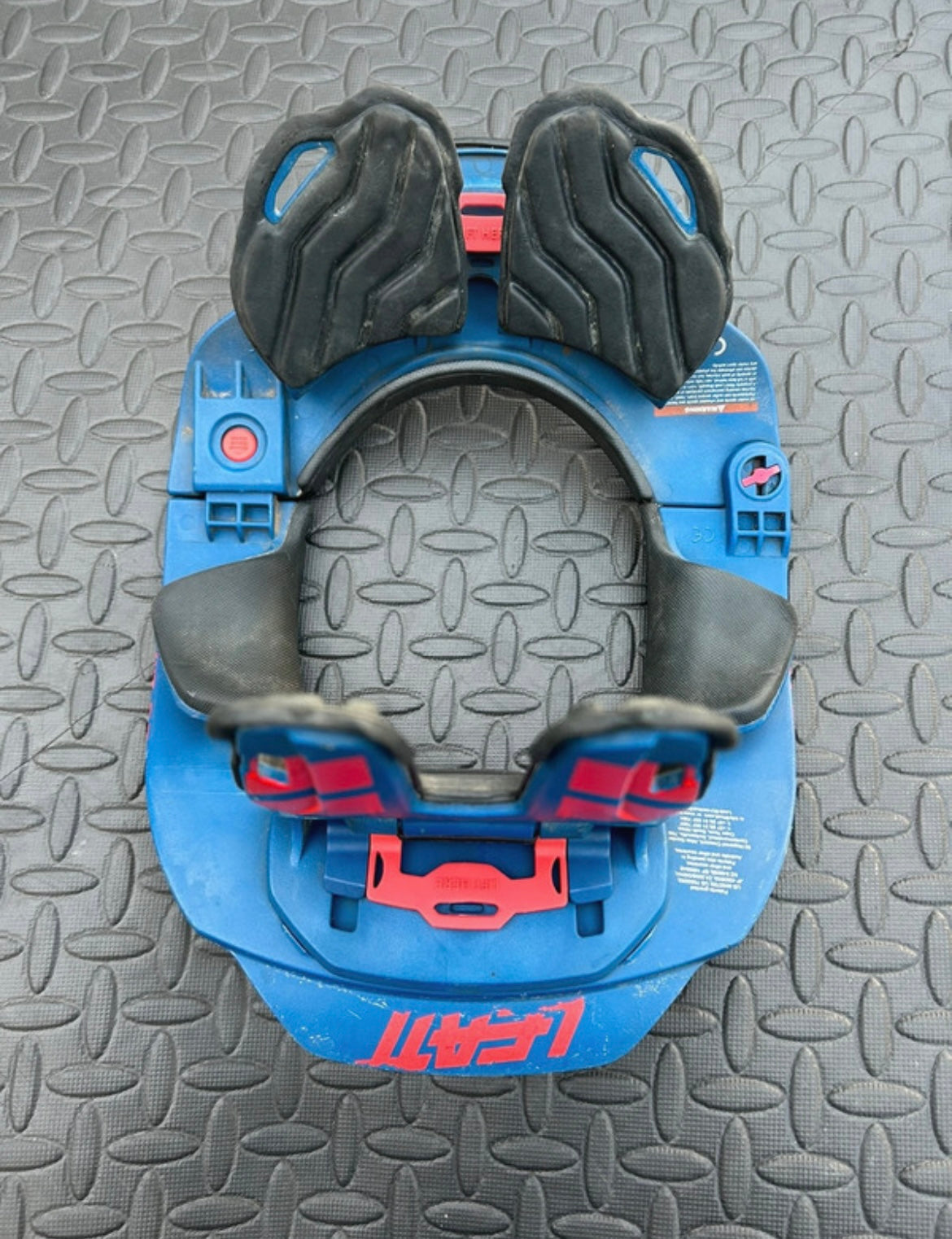 Leatt neck brace