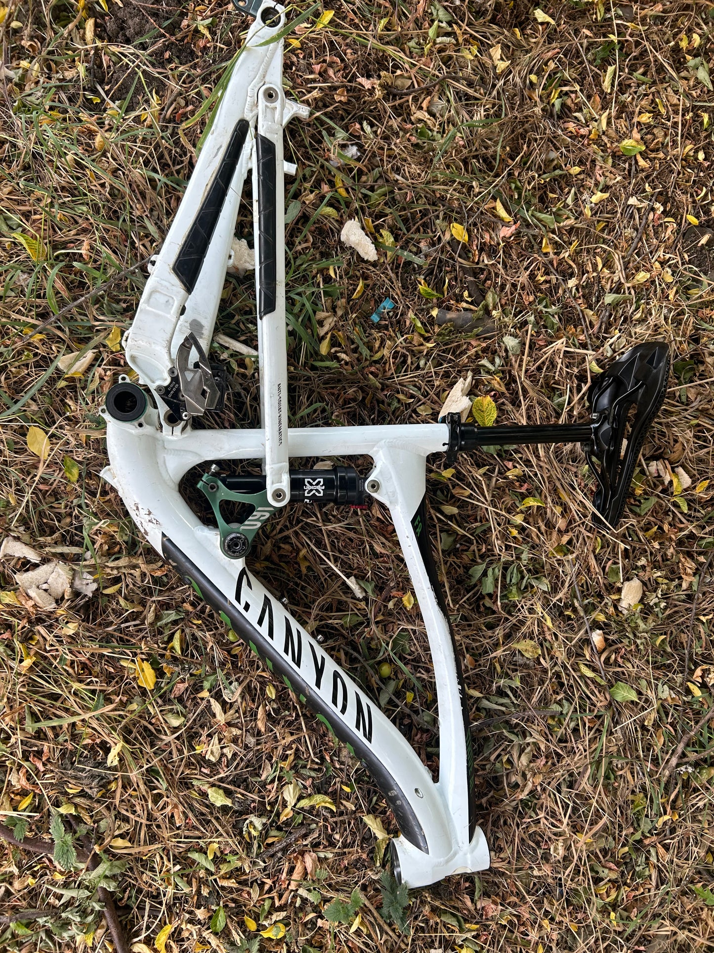 Canyon full suspension frame