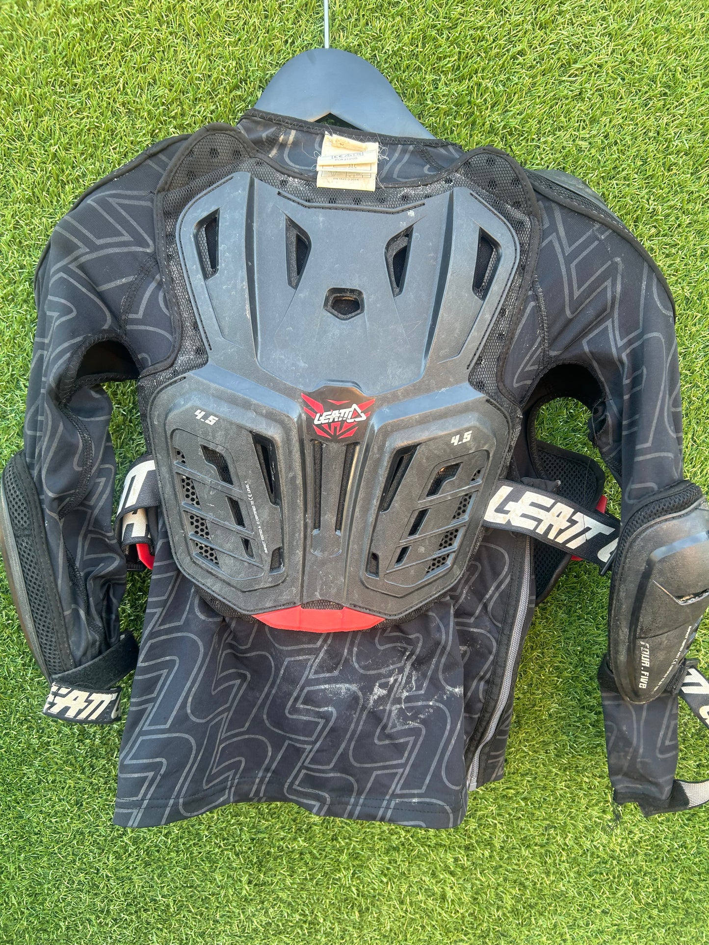 leatt 4.5 youth body protector
