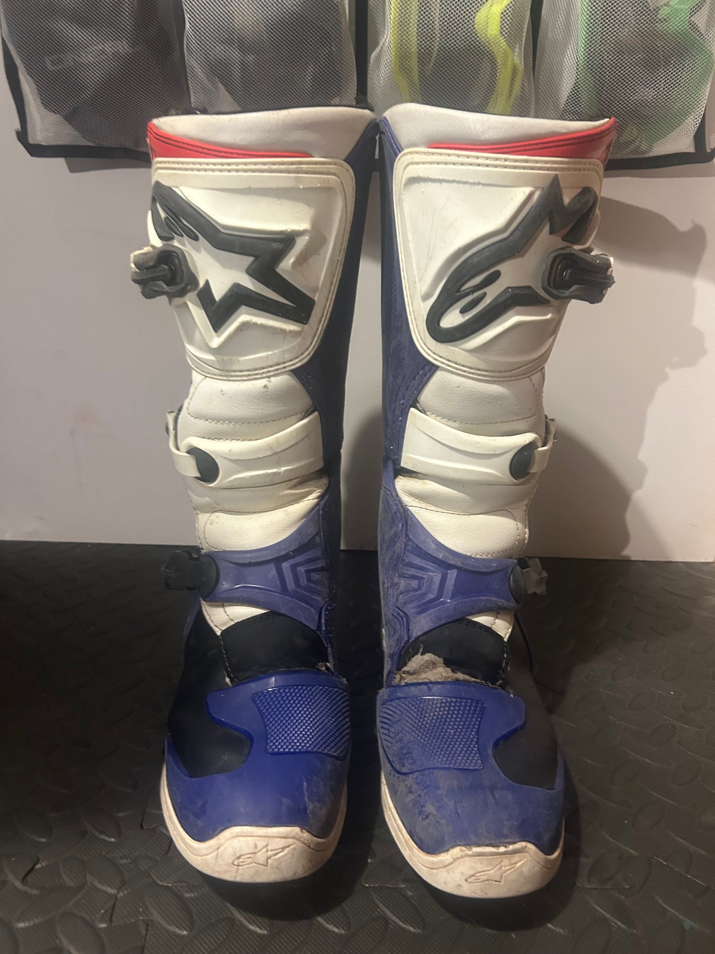Alpinestars tech 3 UK9.5