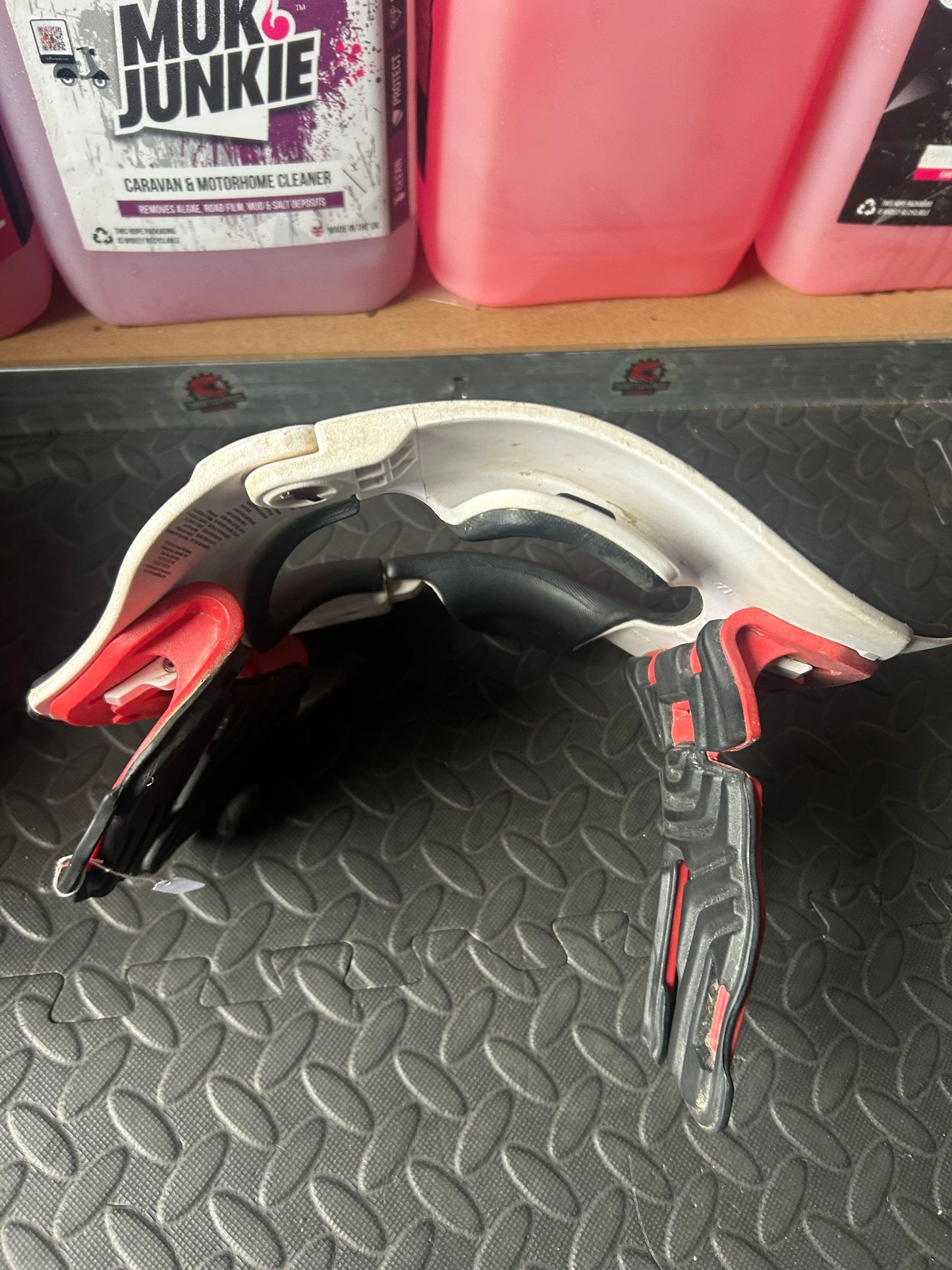 Leatt 5.5 neck brace youth