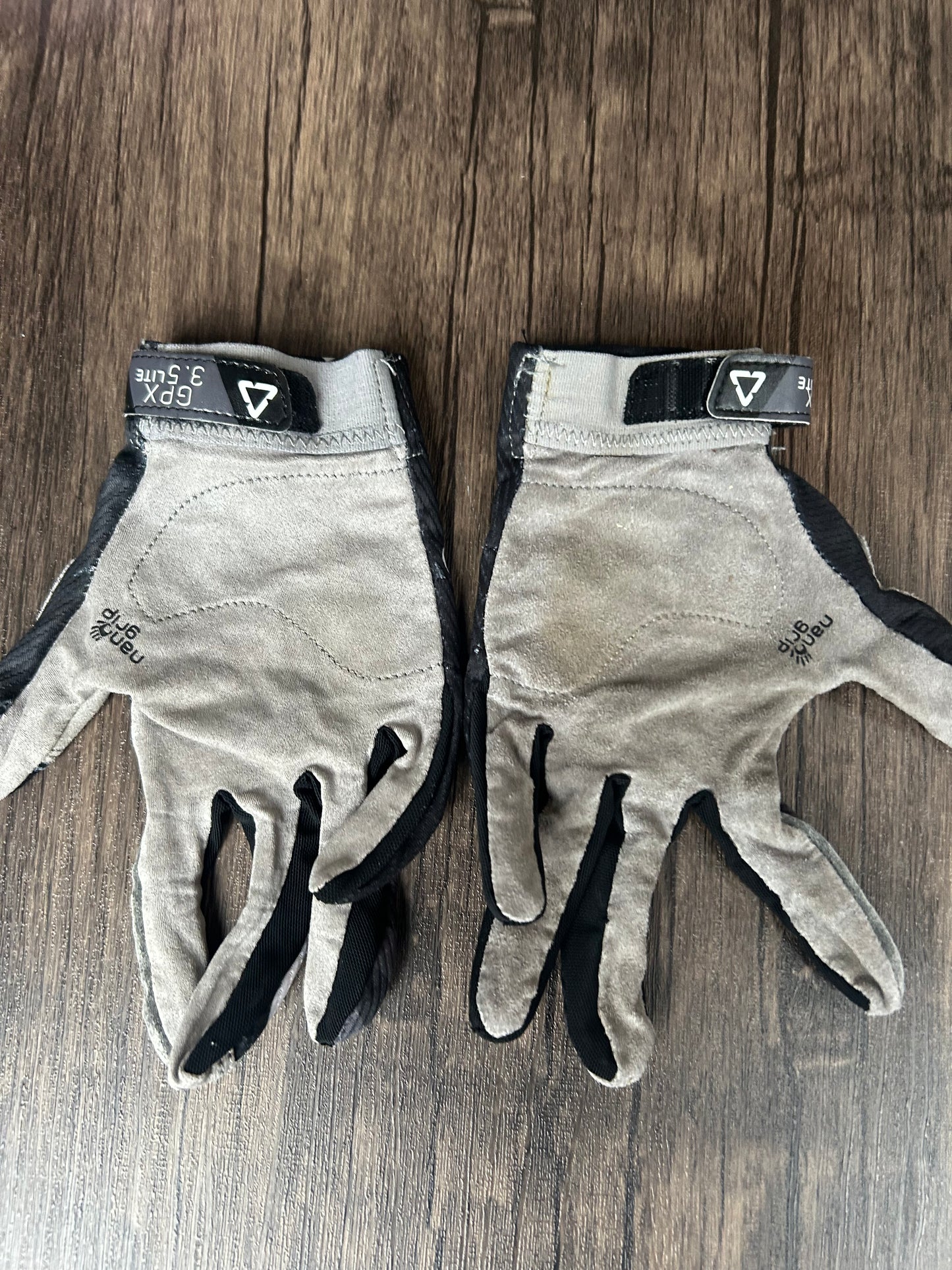 leatt gloves small