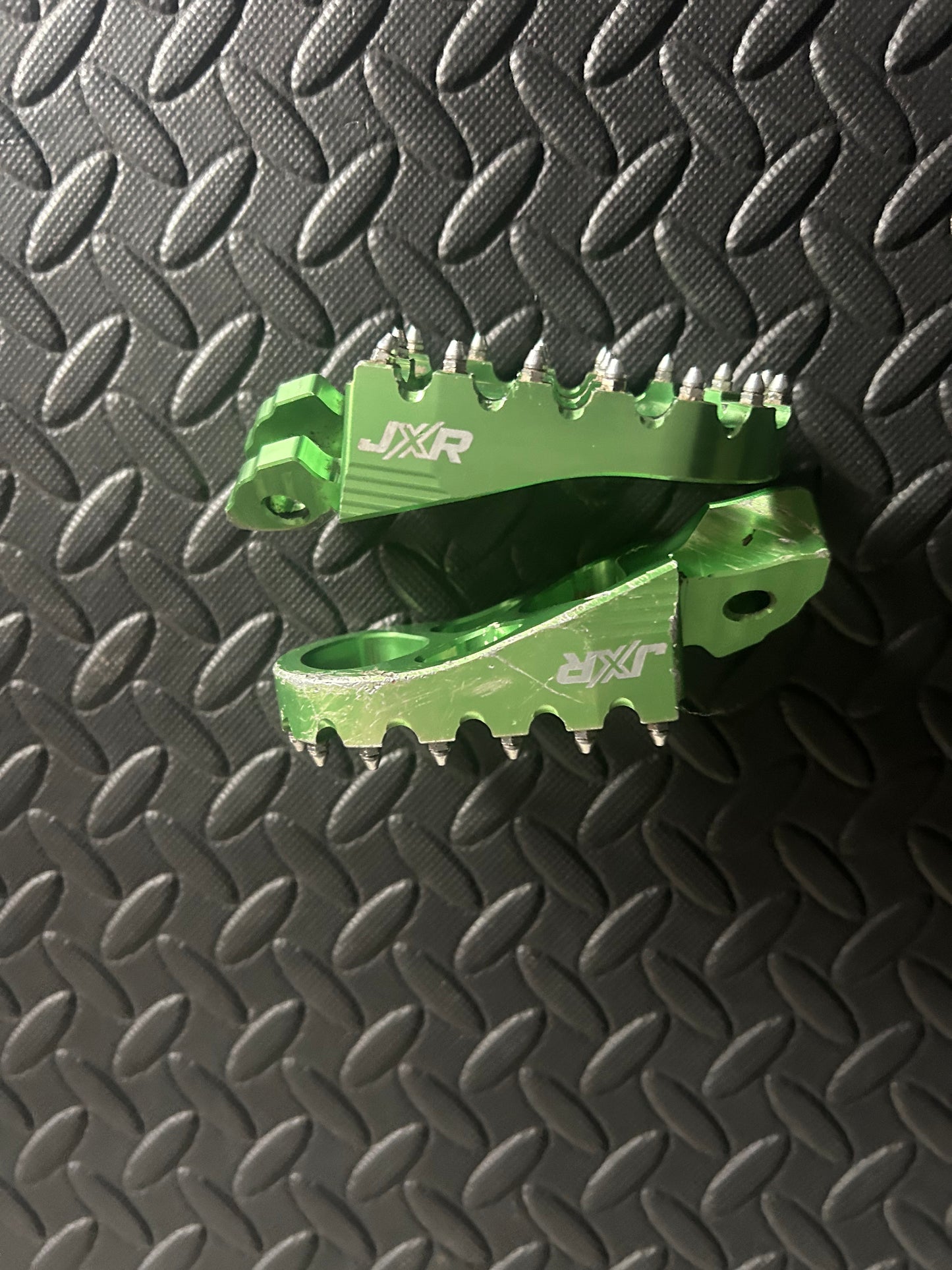 Surron jxr foot pegs