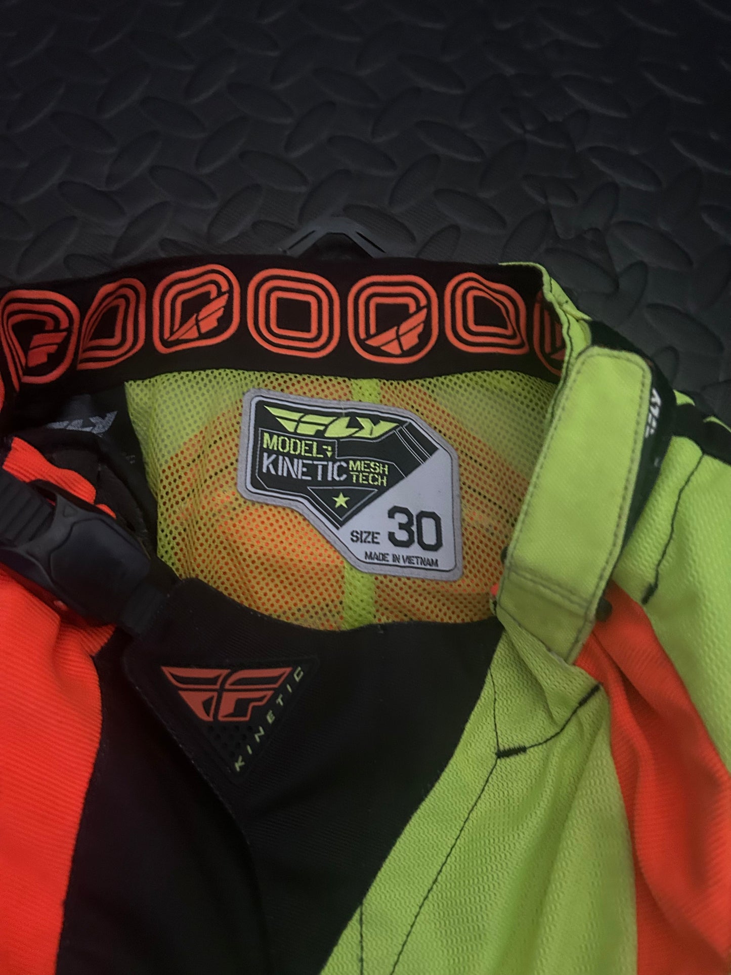 Fly pants 32”
