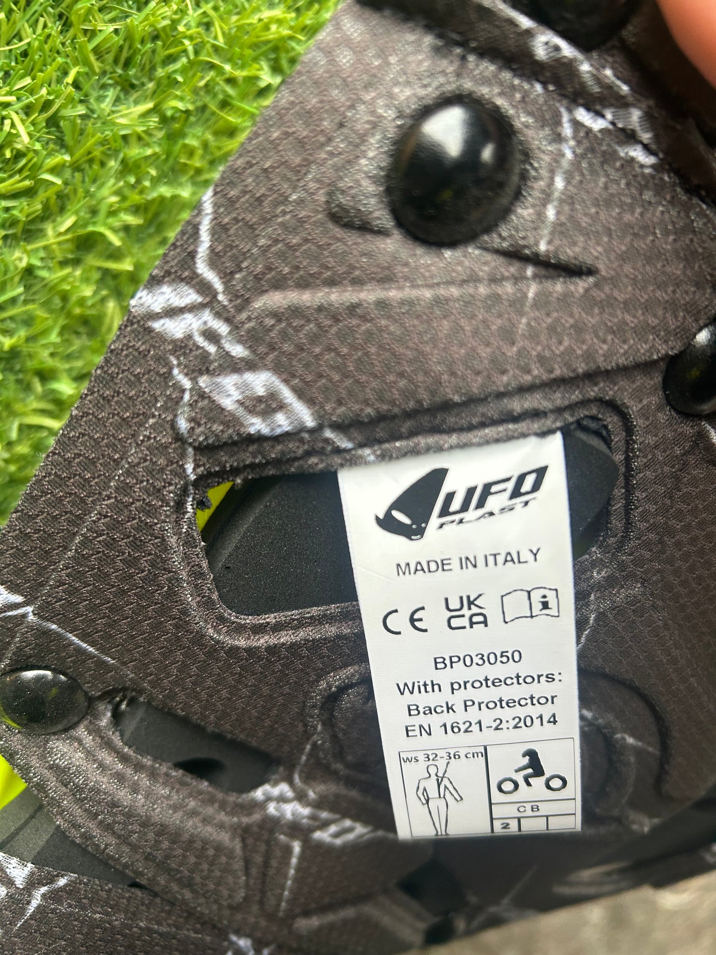 UFO Body armour 32-36cm