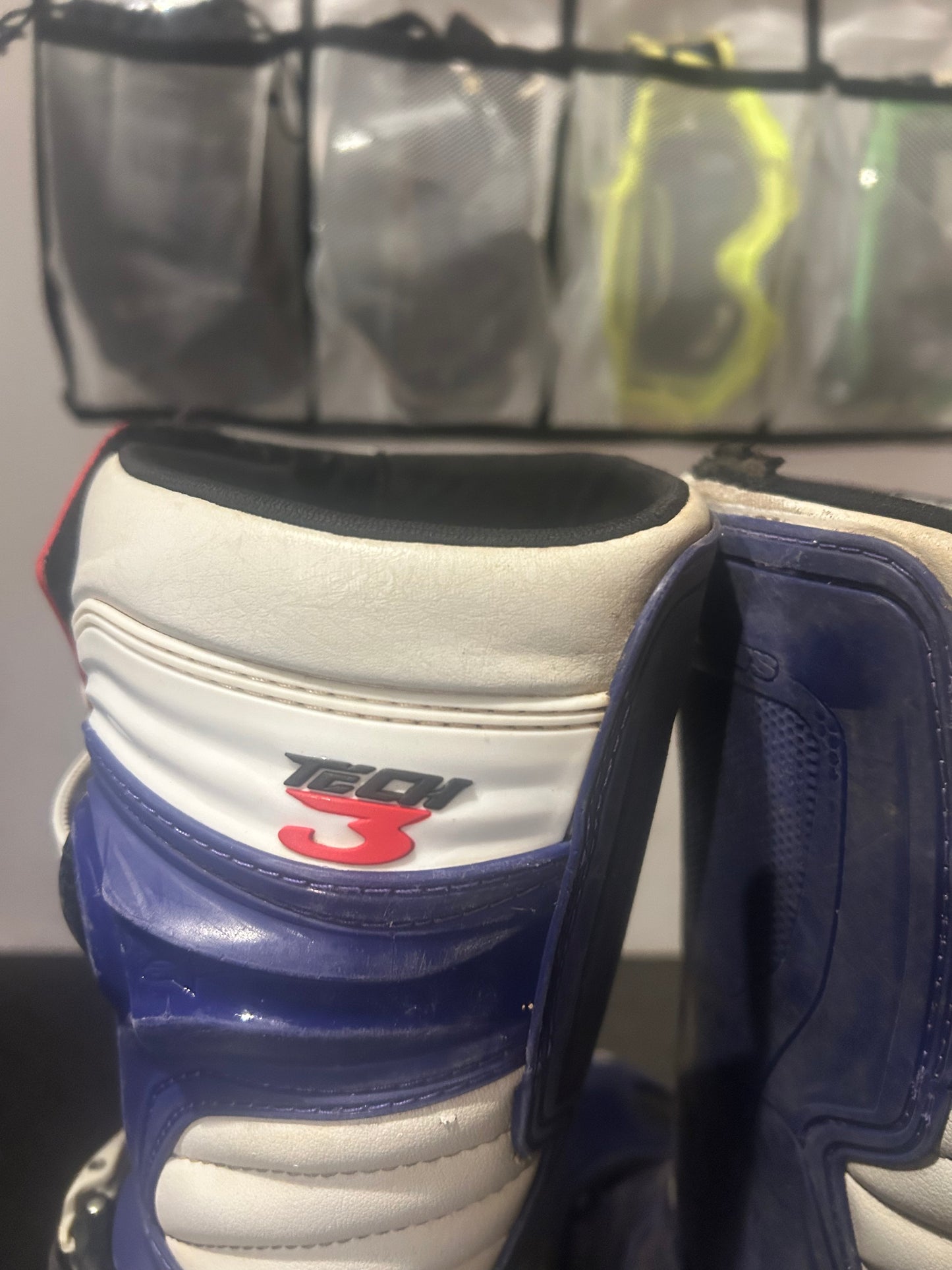 Alpinestars tech 3 UK9.5