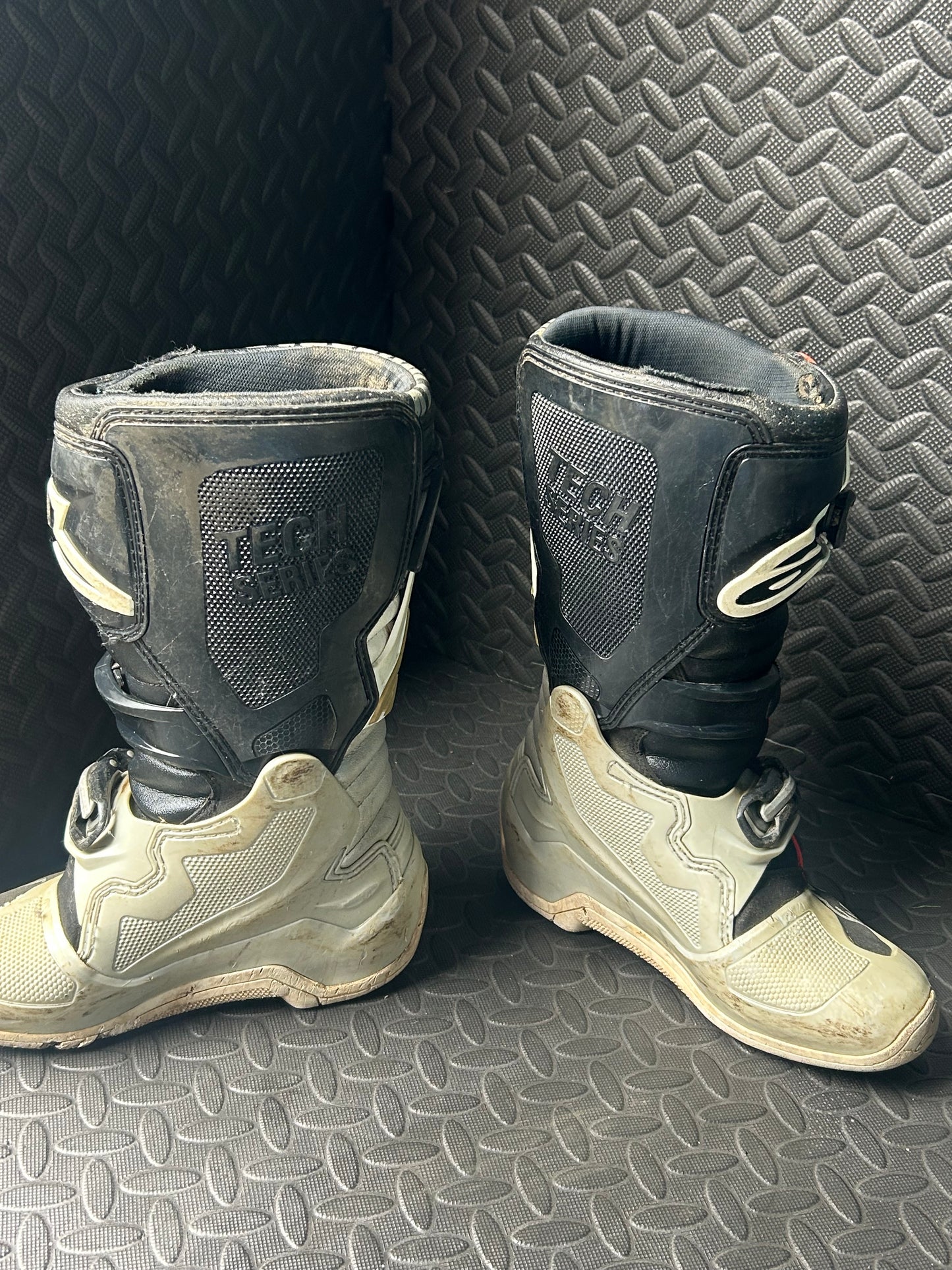 Alpinestars tech 7 uk4