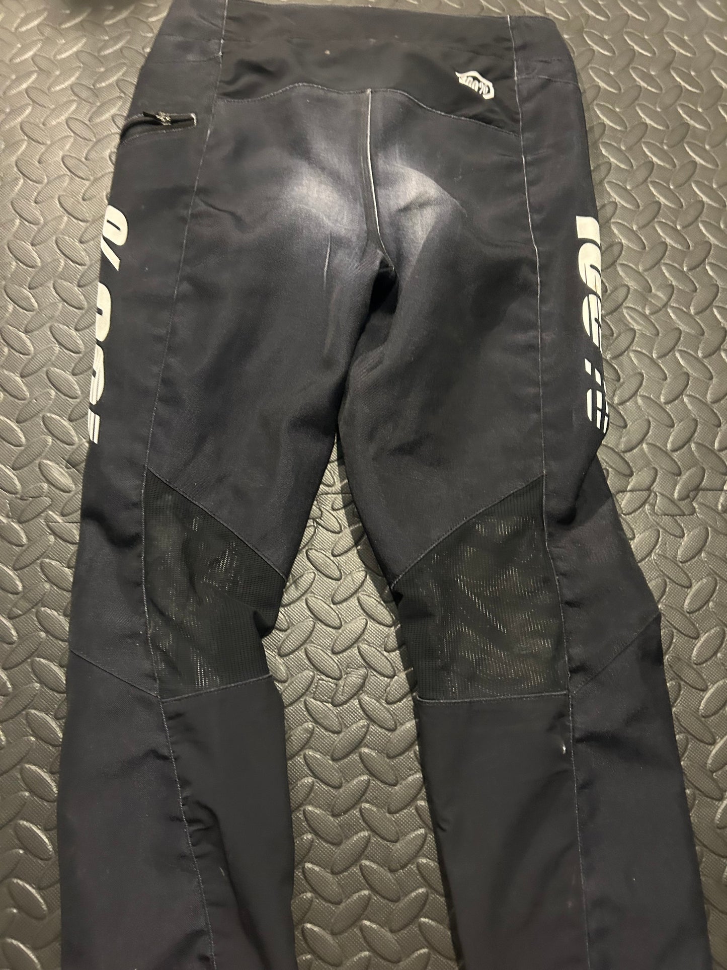 100% pants 26”
