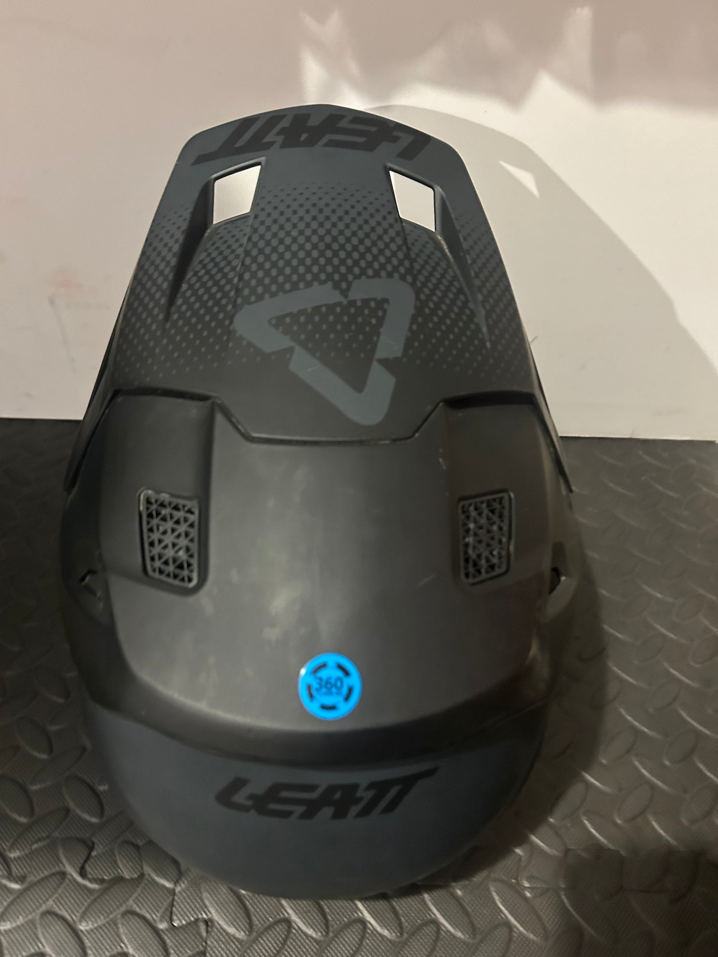 Leatt 7.5 helmet L