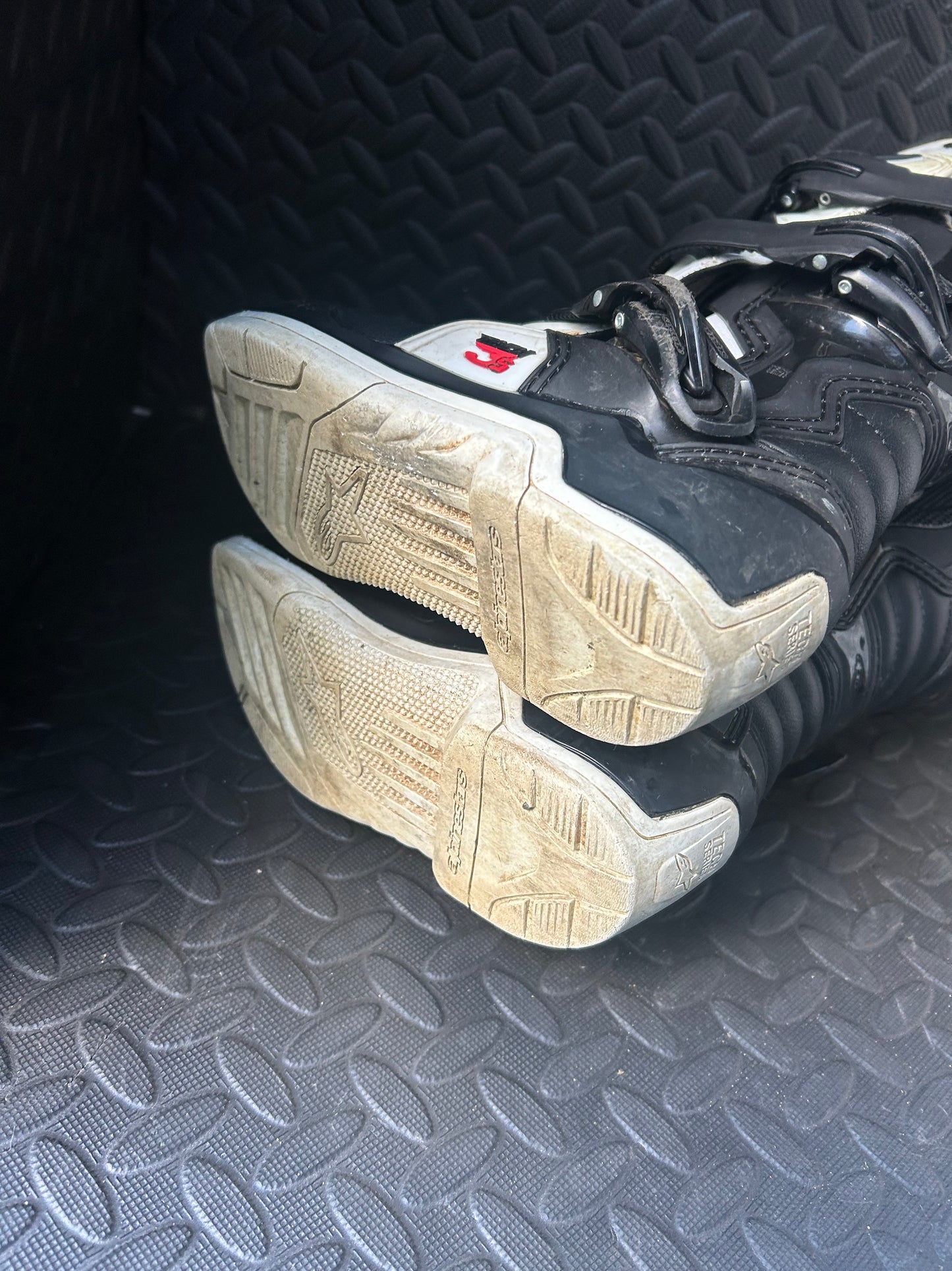 Alpinestars tech 3 uk1