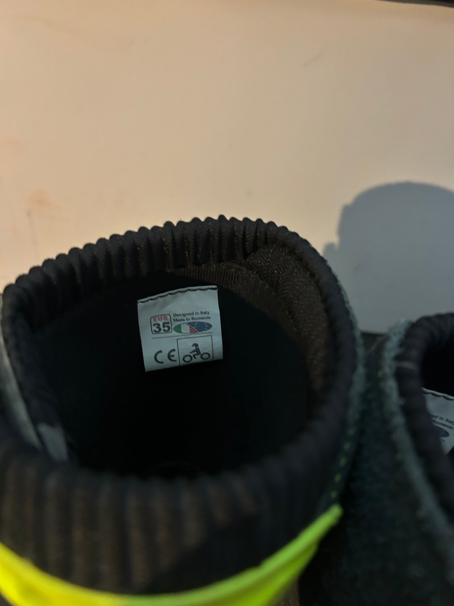 Forma boots UK3