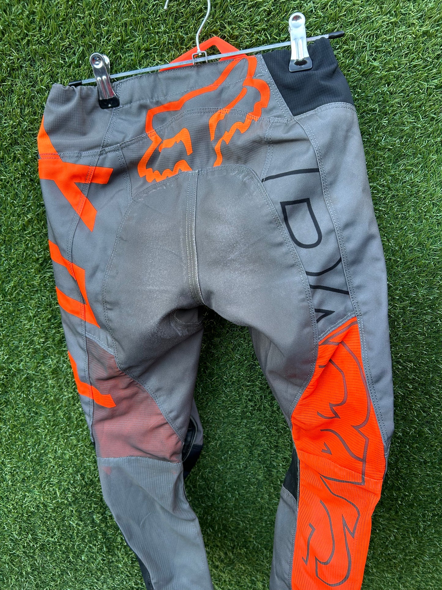 fox pants 24"