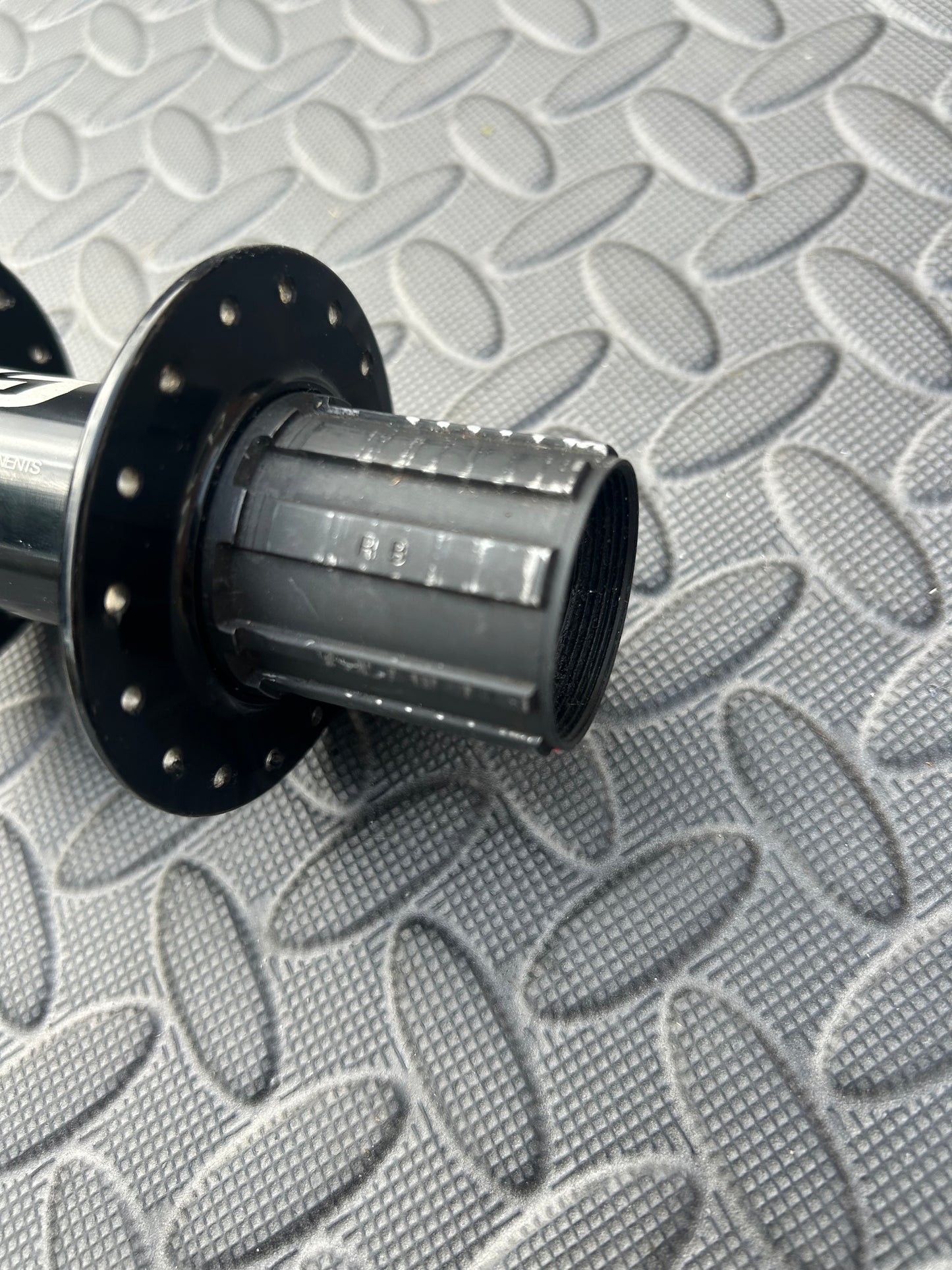 Race components rear hub 148 boost