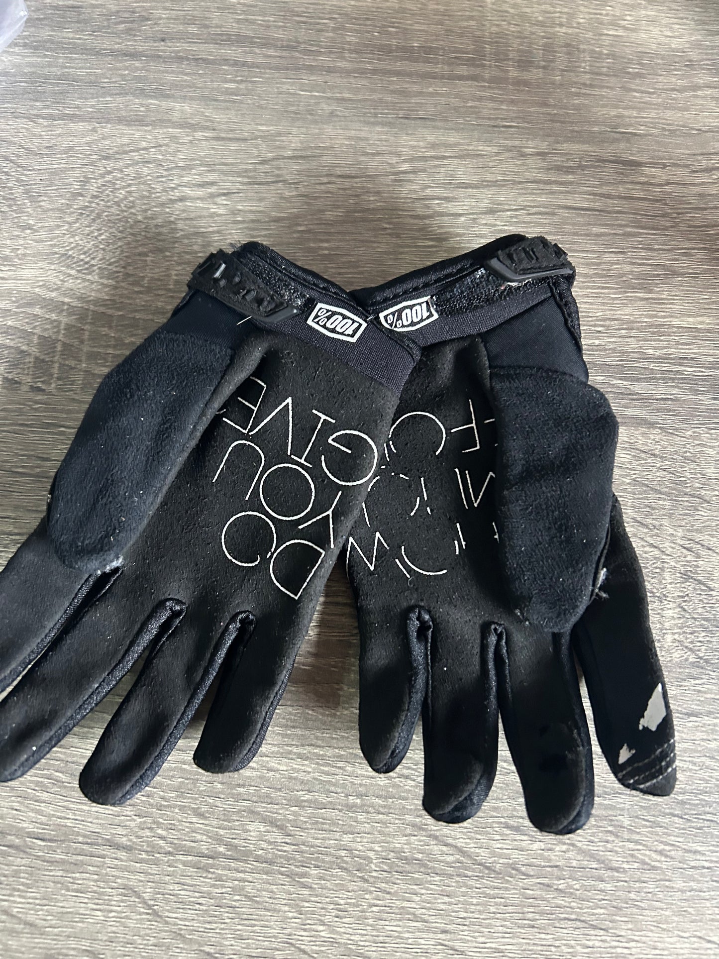 100% brisker gloves yl