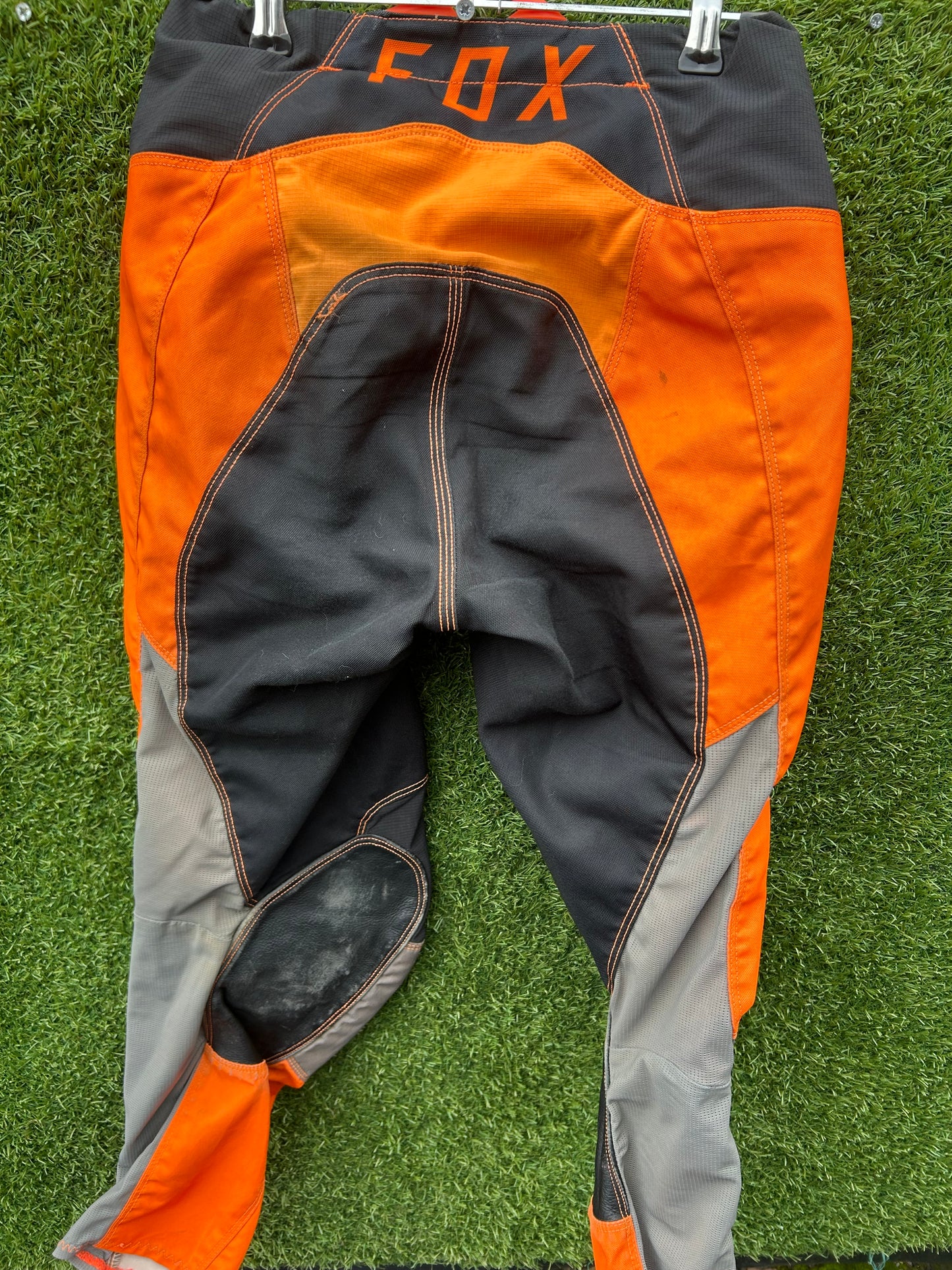 fox pants 28"