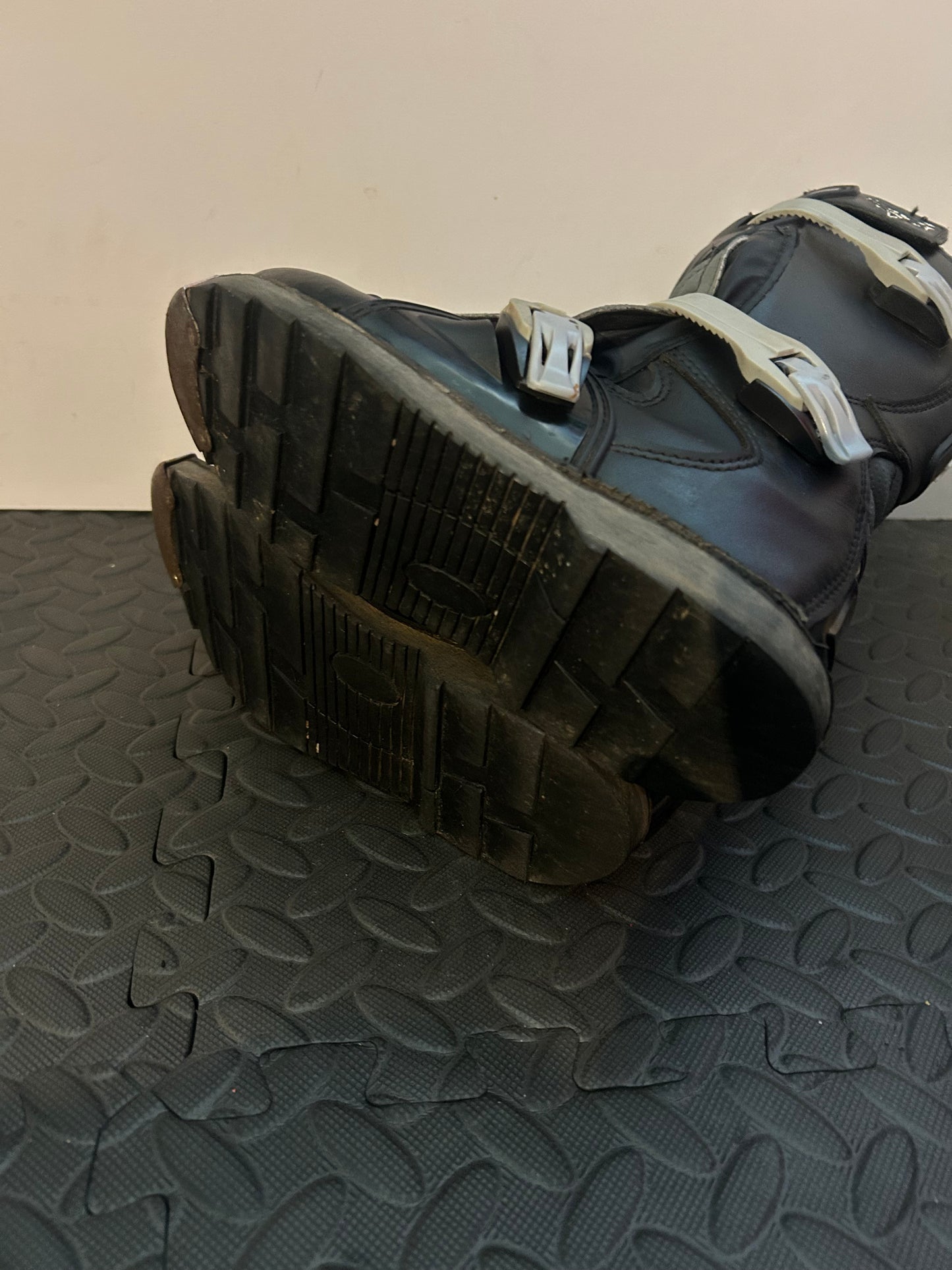 Wulf boots UK1