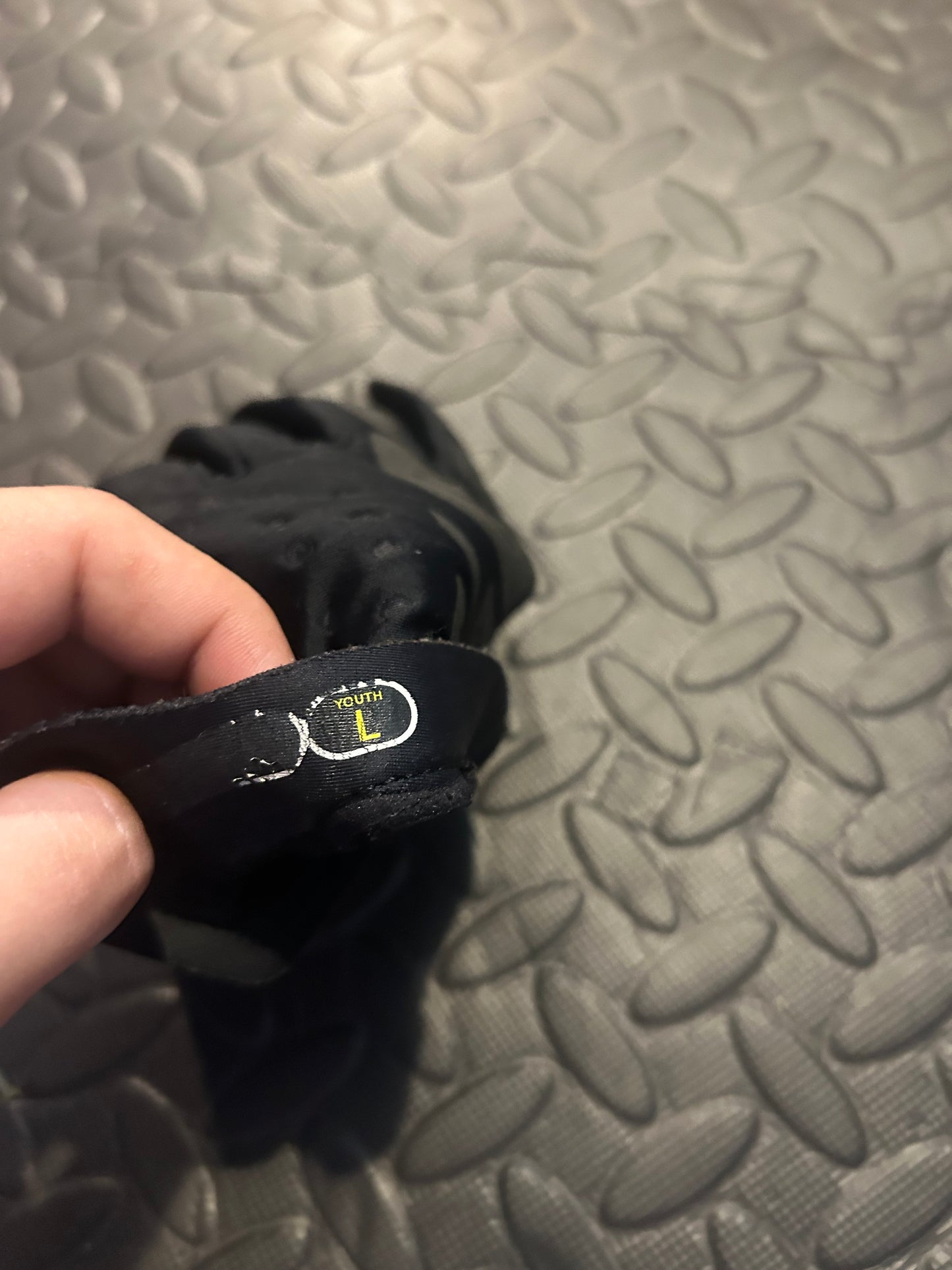 100% brisker gloves YL