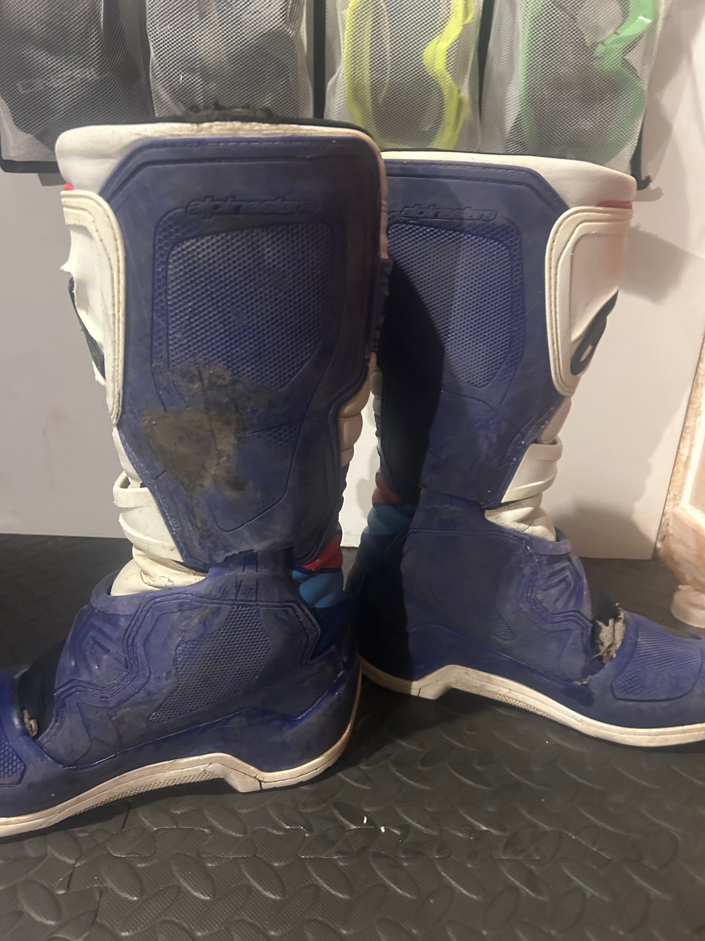 Alpinestars tech 3 UK9.5