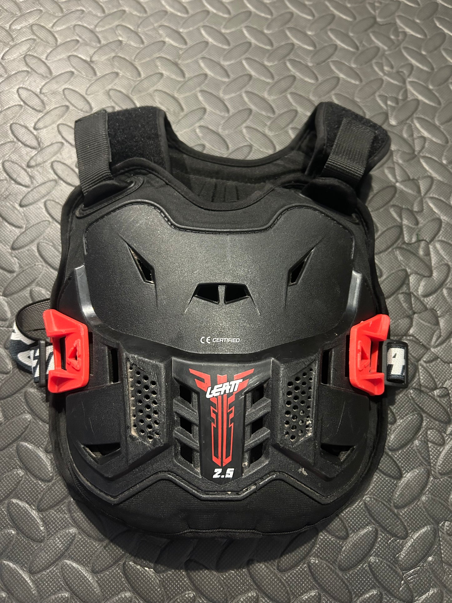 Leatt body armour YS