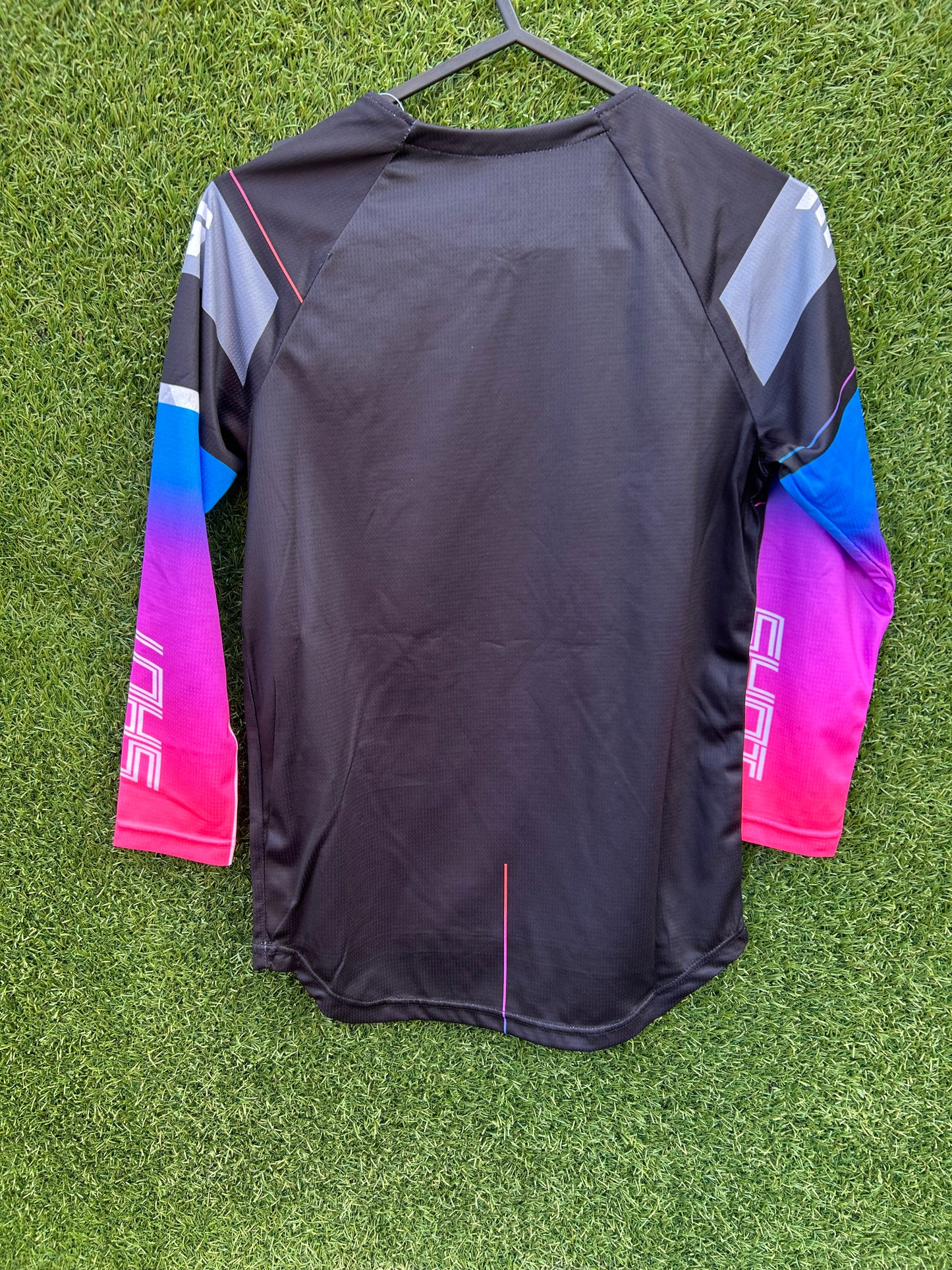 NEW shot jersey youth small